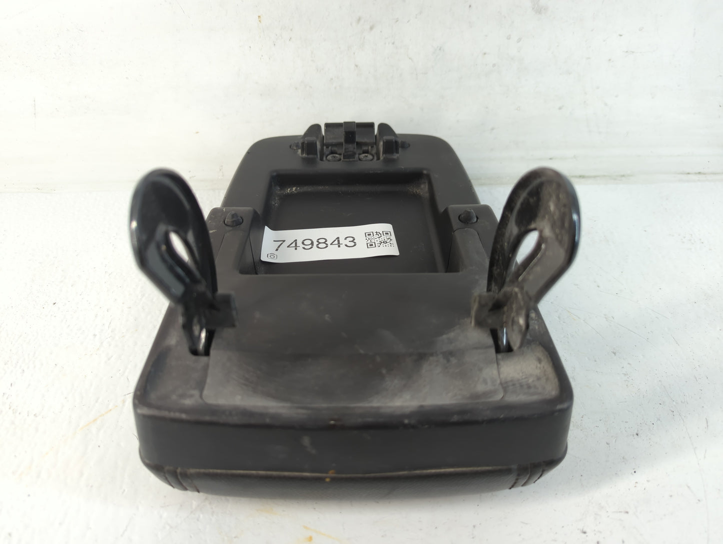 2007 Bmw Z4 Center Console Armrest Cover Lid Fits OEM Used Auto Parts - Oemusedautoparts1.com