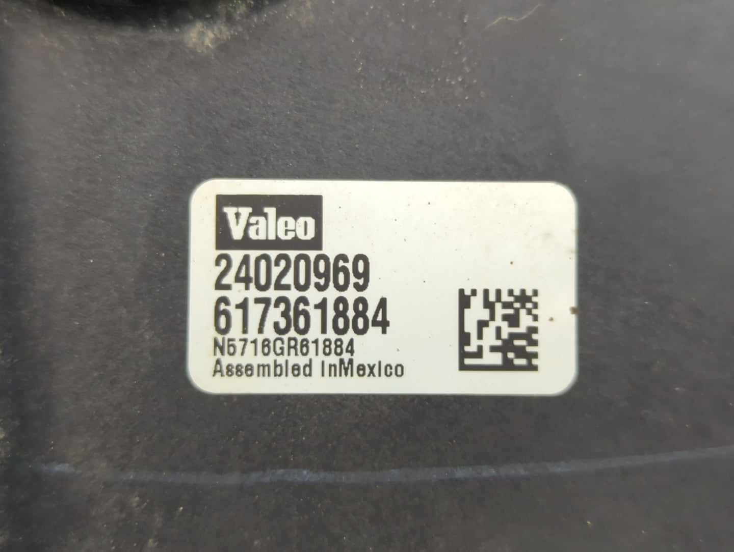 2005-2009 Buick Allure Left Radiator Fan Motor Assembly - Oemusedautoparts1.com