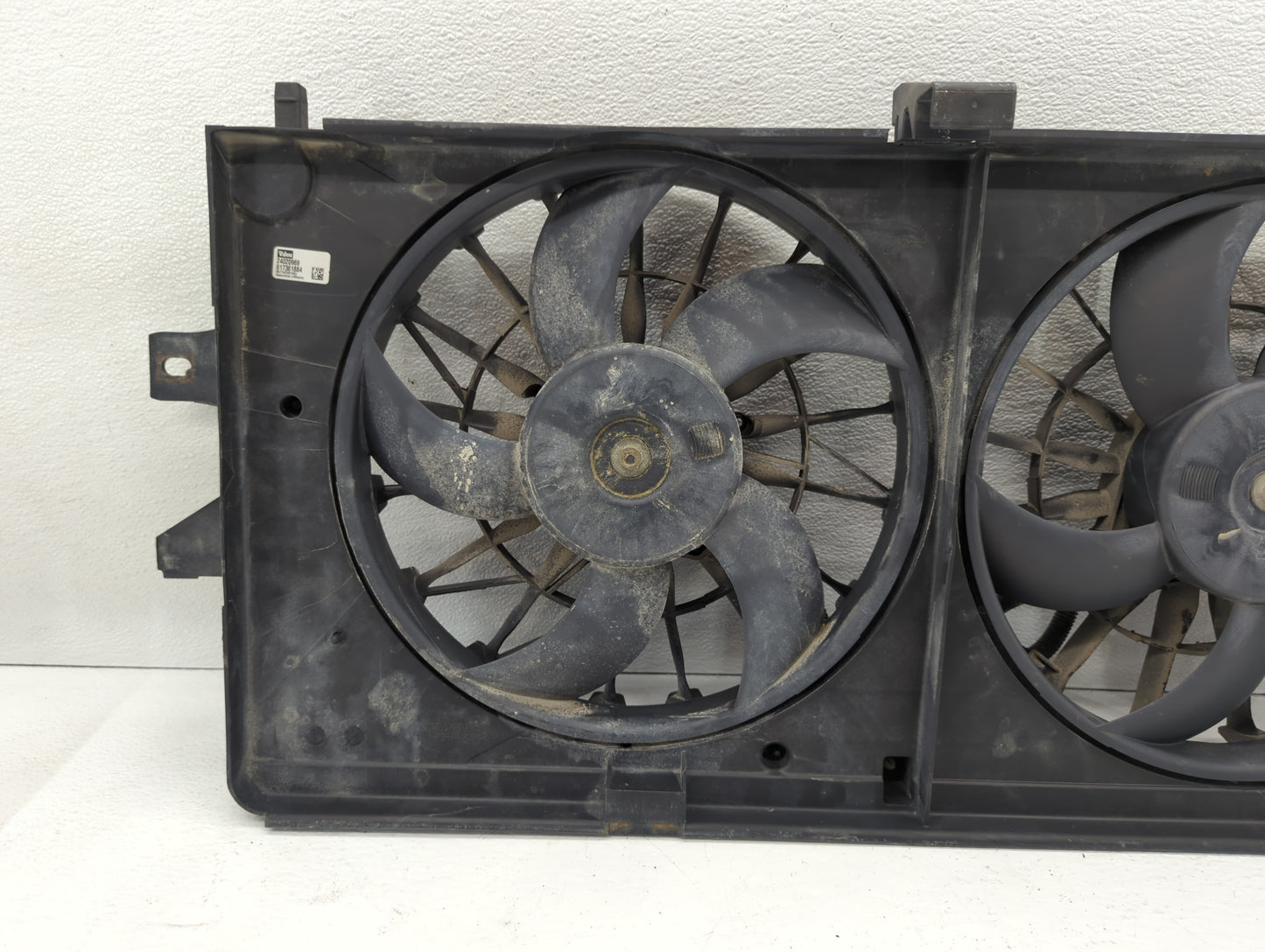 2005-2009 Buick Allure Left Radiator Fan Motor Assembly - Oemusedautoparts1.com