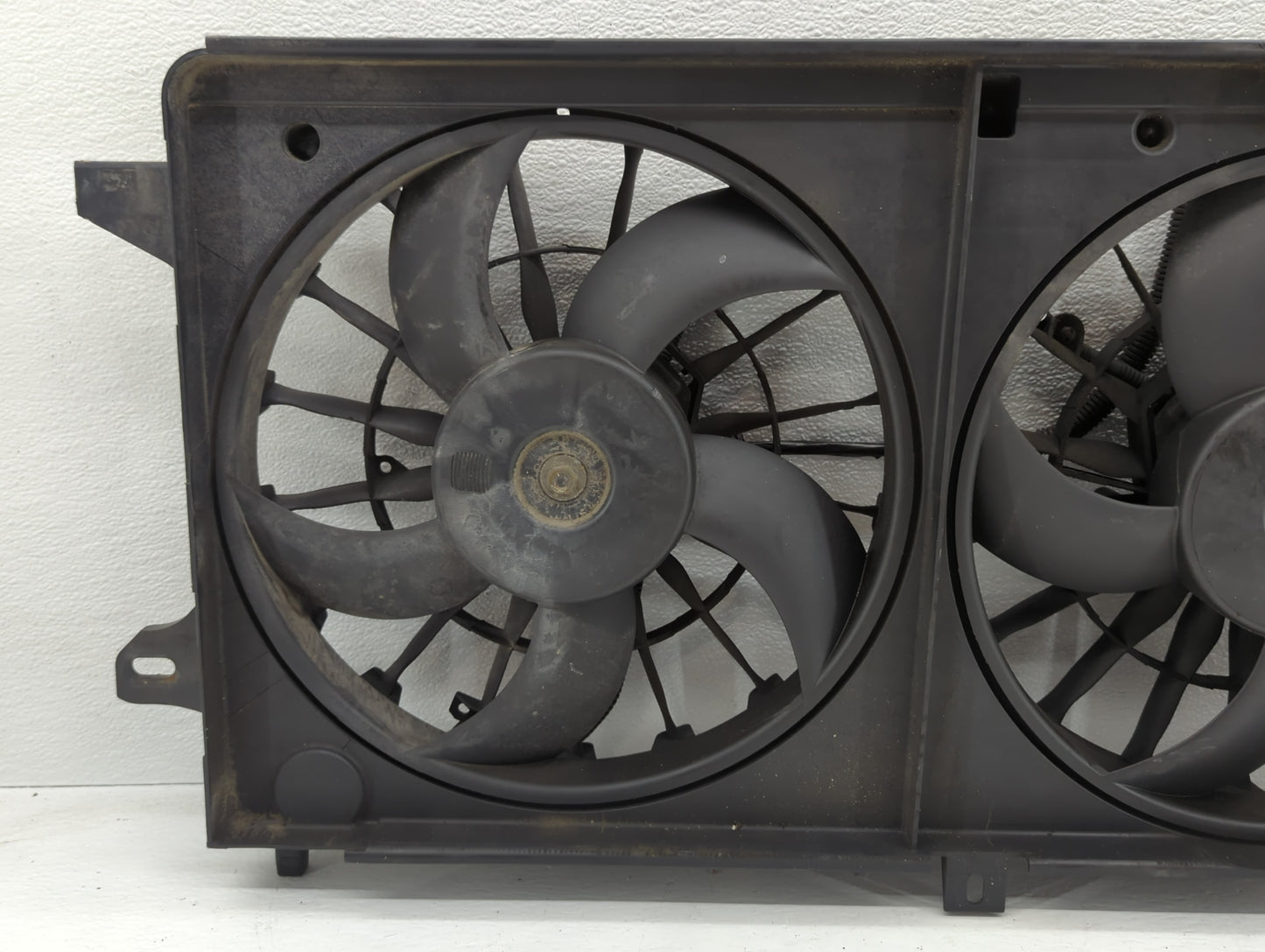 Buick Lacross Left Radiator Fan Motor Assembly - Oemusedautoparts1.com