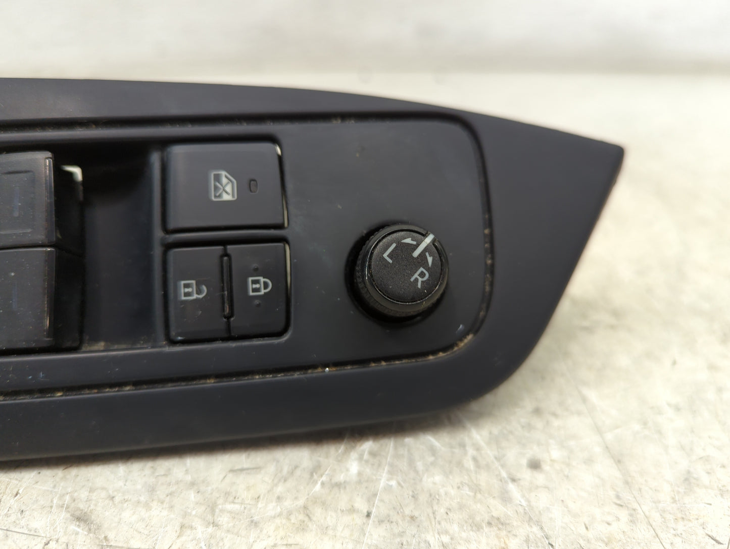2005-2008 Buick Lacrosse Master Power Window Switch Replacement Driver Side Left P/N:TM0215 84040-02150 Fits OEM Used Auto P