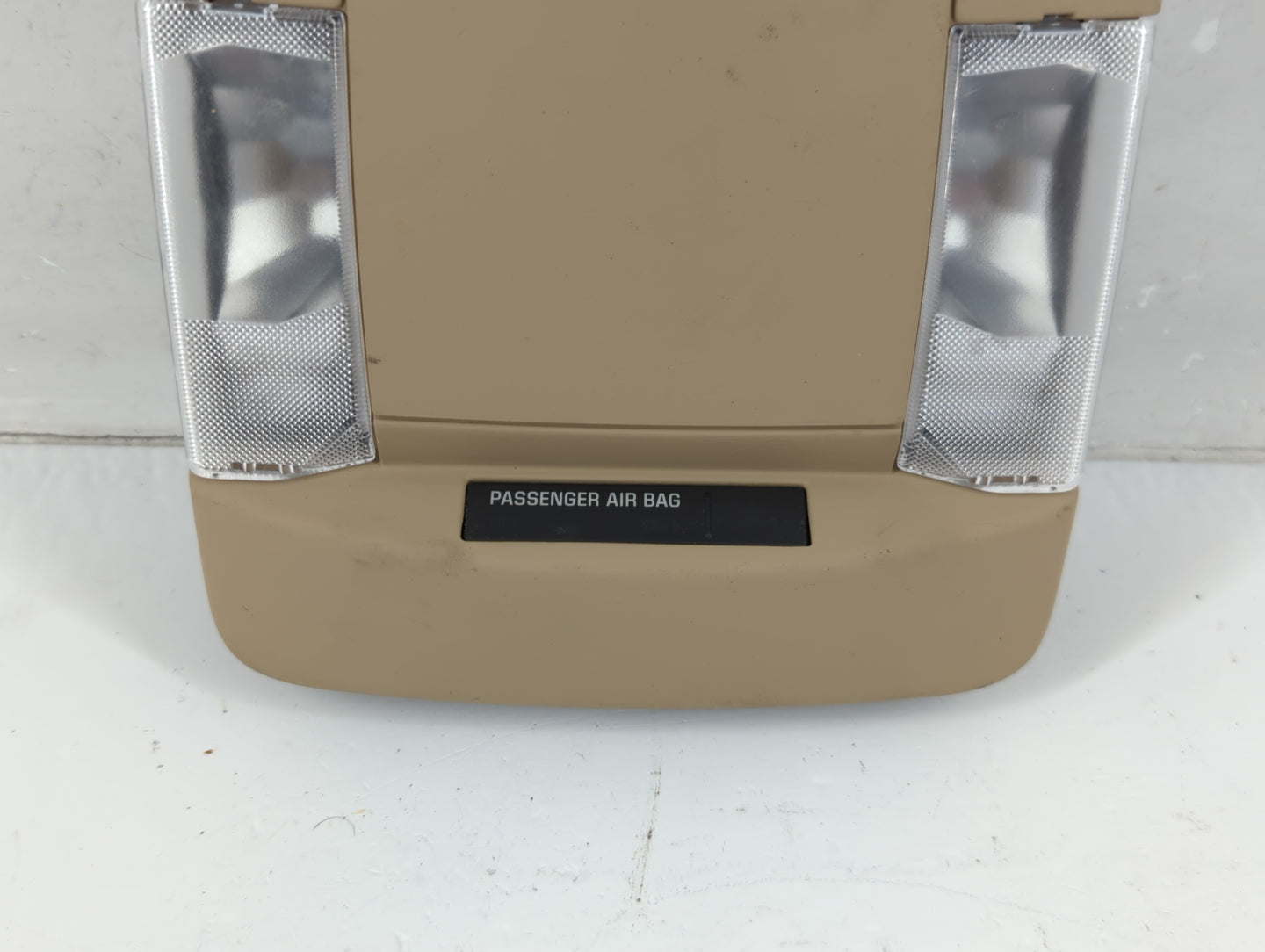 2007 Buick Lucerne Overhead Roof Console - Oemusedautoparts1.com