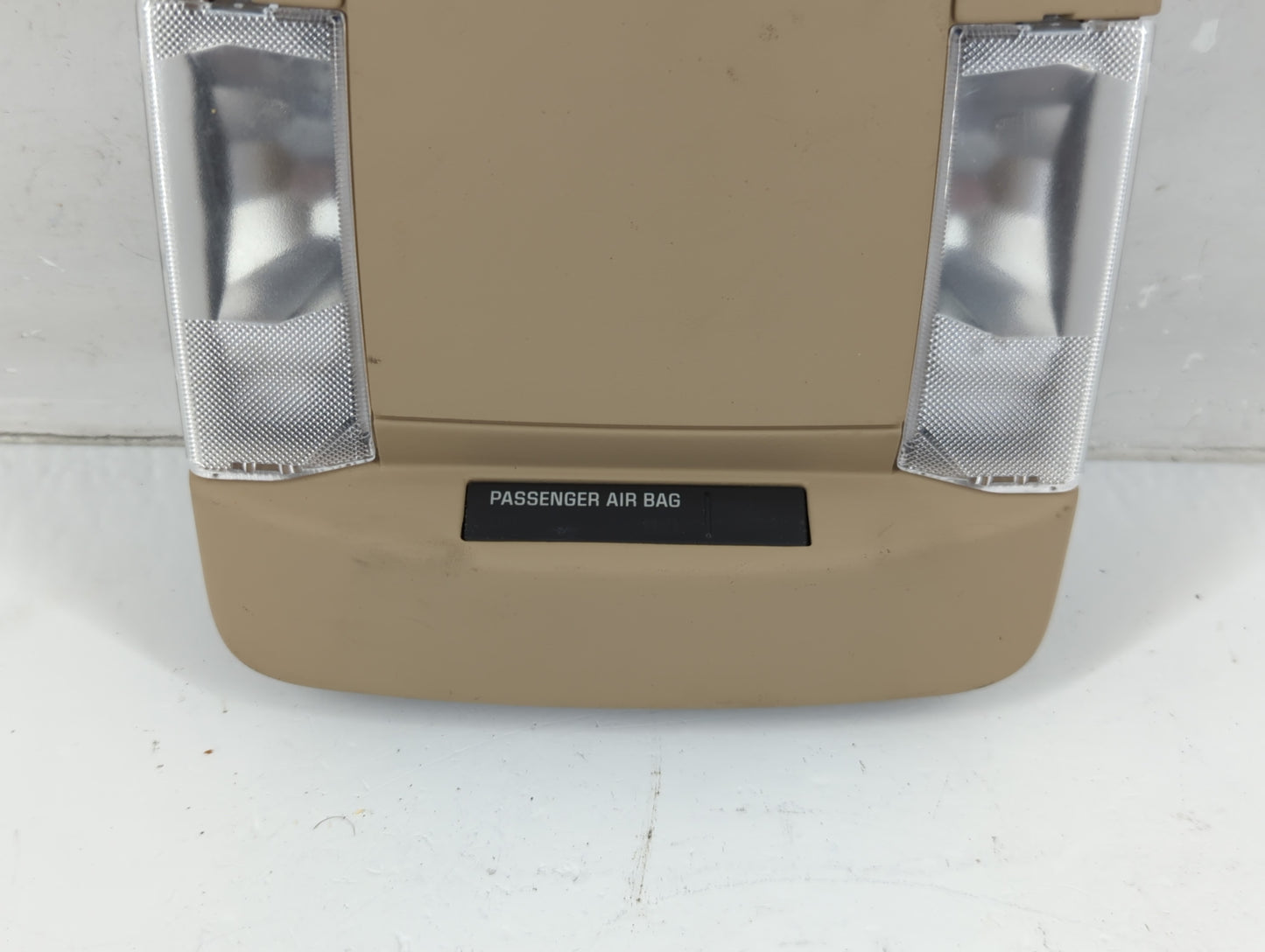 2007 Buick Lucerne Overhead Roof Console - Oemusedautoparts1.com