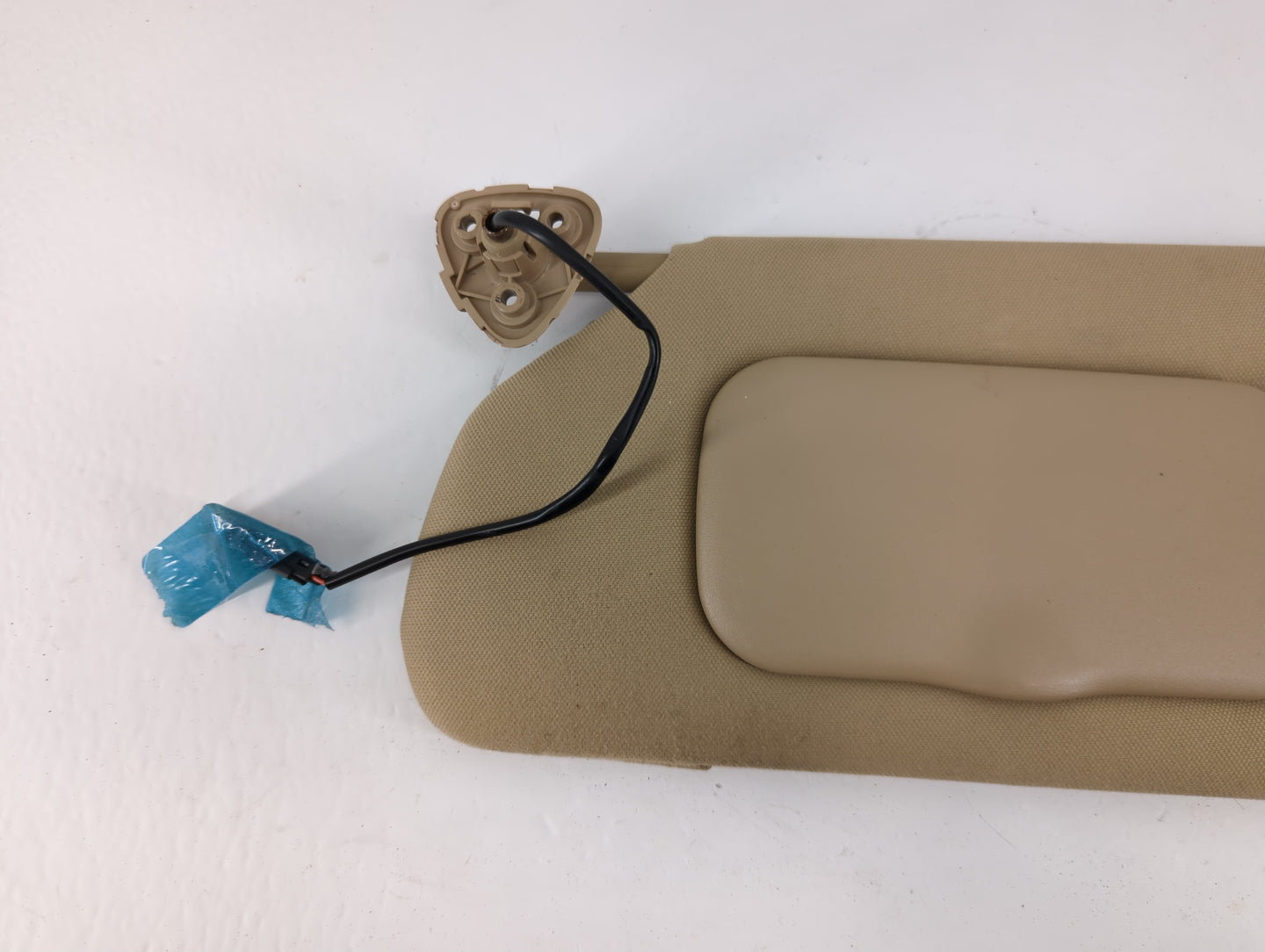 2006-2011 Buick Lucerne Sun Visor Shade Replacement Driver Left Mirror Fits Fits 2006 2007 2008 2009 2010 2011 OEM Used Auto