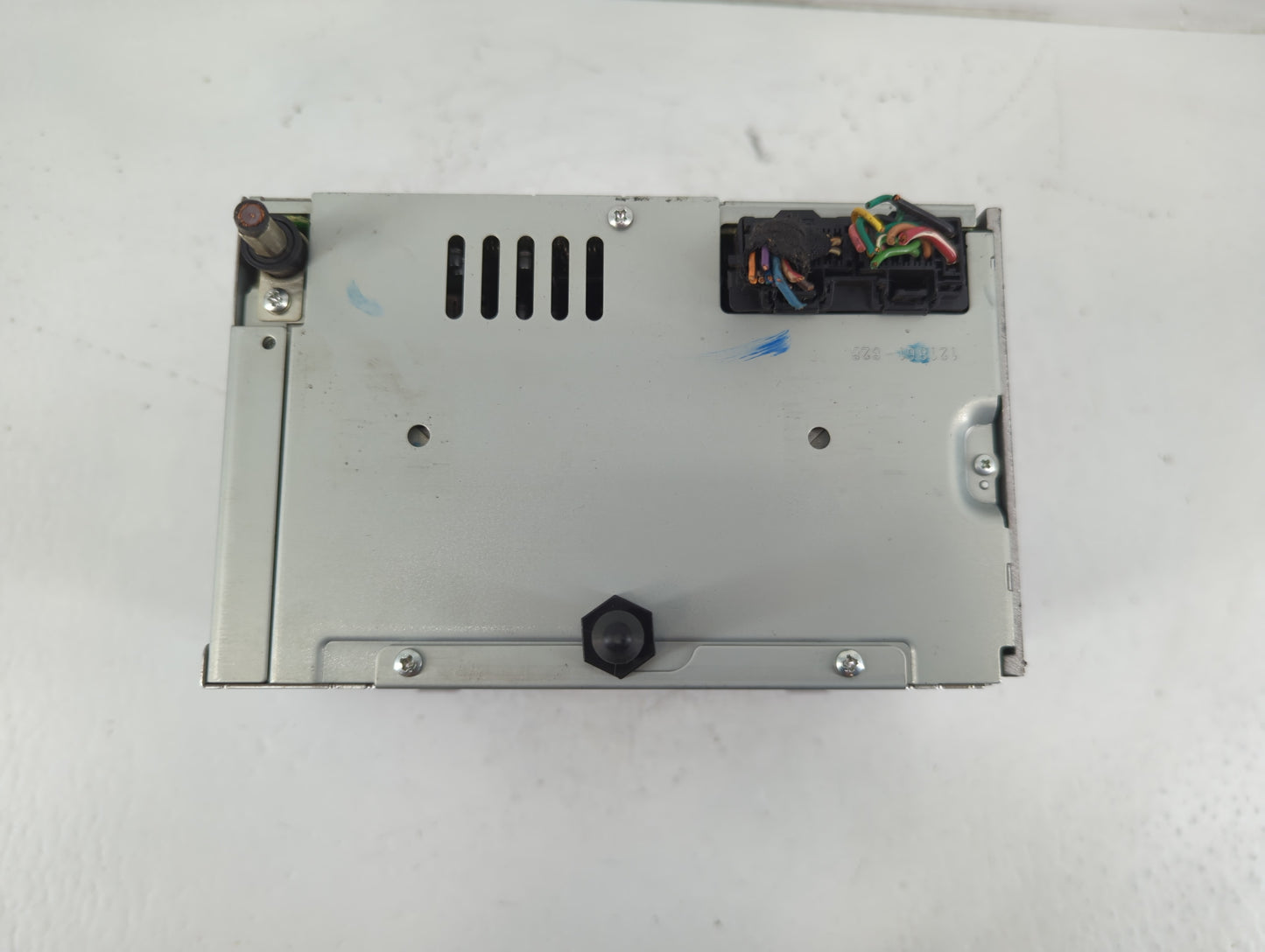 2007 Buick Lucerne Radio AM FM Cd Player Receiver Replacement P/N:15797876 Fits OEM Used Auto Parts - Oemusedautoparts1.com