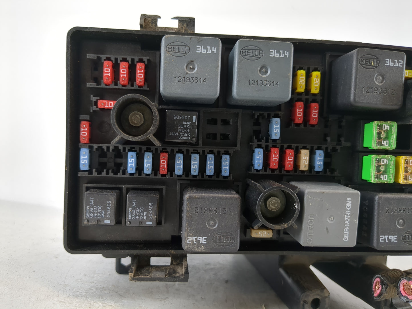2006-2007 Buick Lucerne Fusebox Fuse Box Panel Relay Module P/N:15947866 Fits Fits 2006 2007 OEM Used Auto Parts - Oemusedau