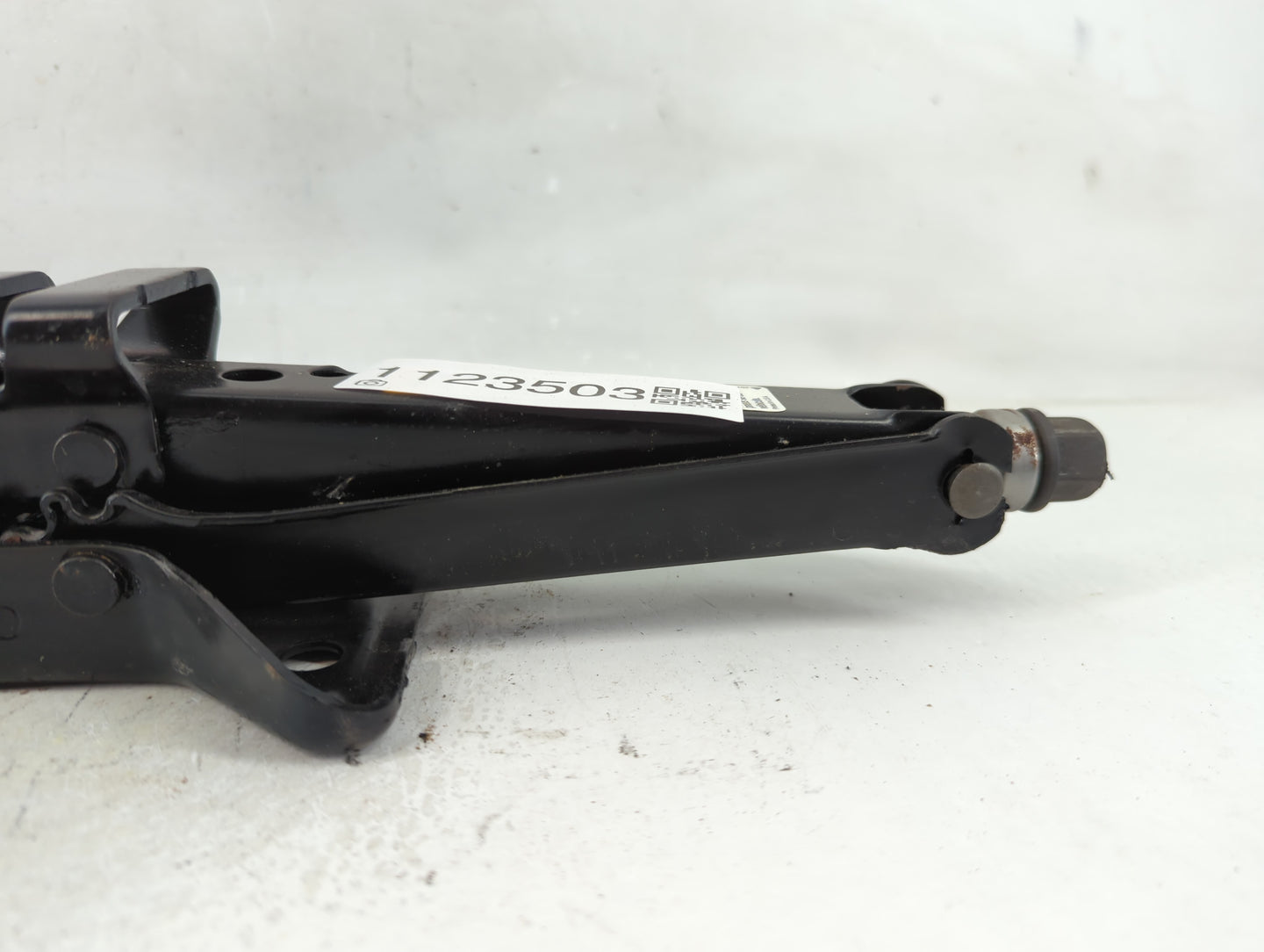 2007 Buick Lucerne Spare Scissor Car Jack - Oemusedautoparts1.com