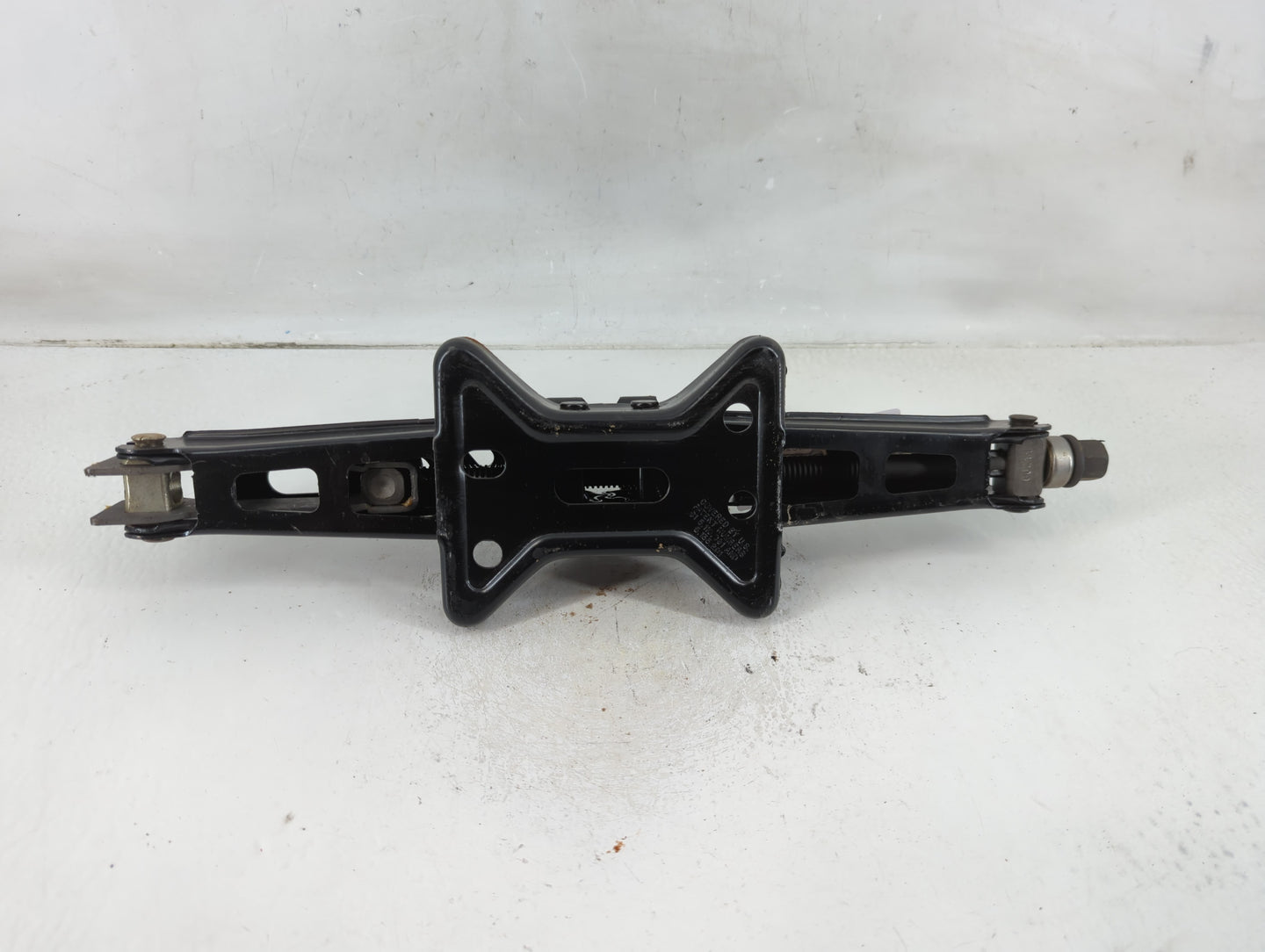 2007 Buick Lucerne Spare Scissor Car Jack - Oemusedautoparts1.com