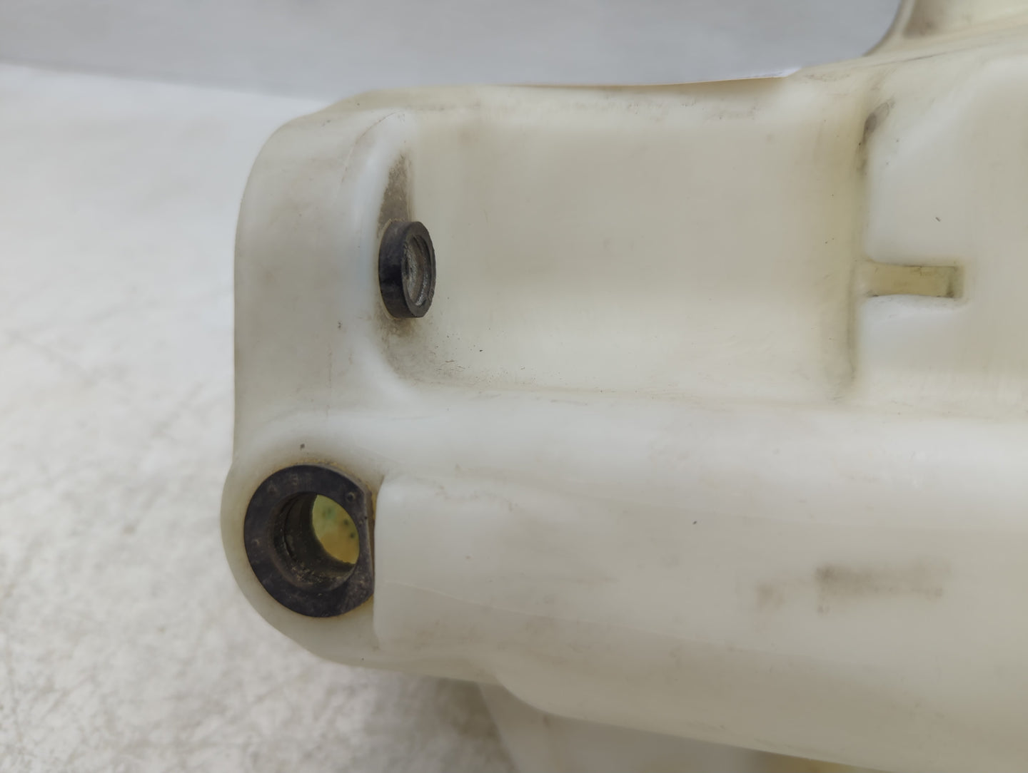 2006-2011 Buick Lucerne Windshield Washer Fluid Reservoir Bottle Oem - Oemusedautoparts1.com