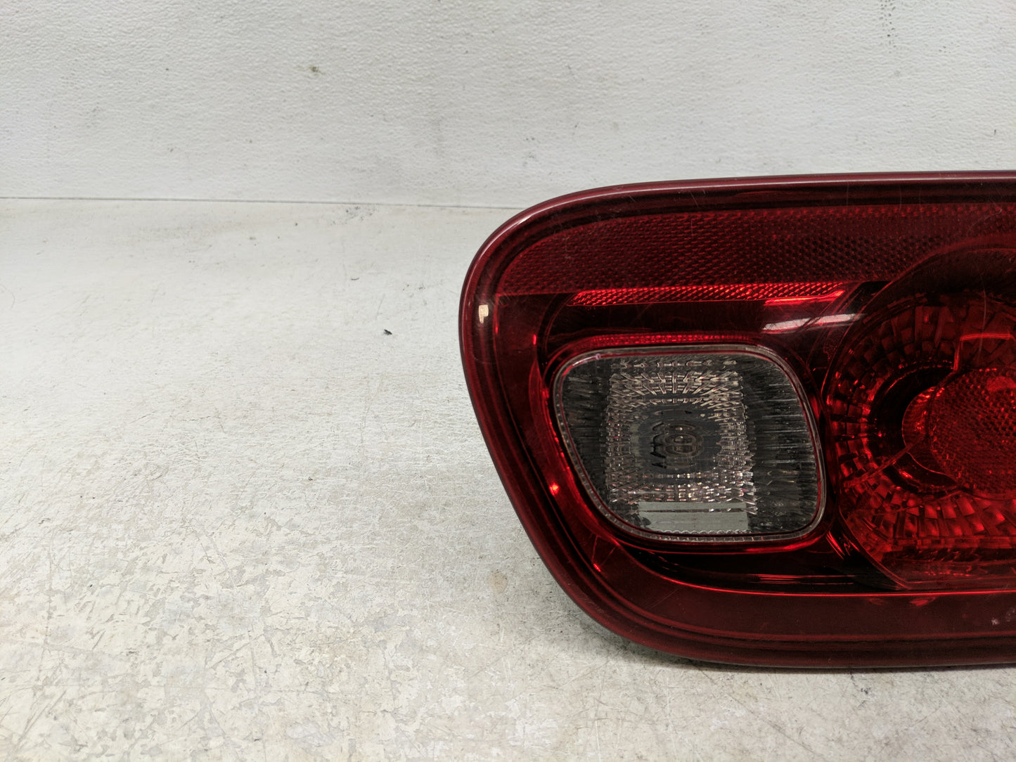 2006-2011 Buick Lucerne Tail Light Assembly Driver Left OEM P/N:25754857 Fits Fits 2006 2007 2008 2009 2010 2011 OEM Used Au