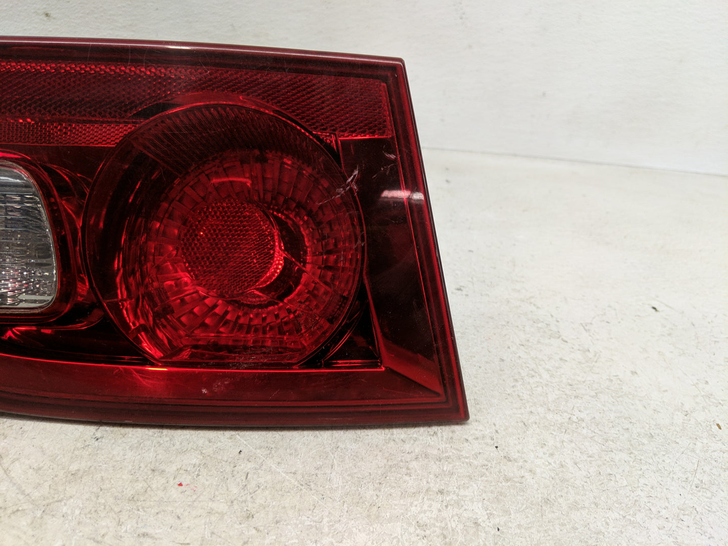 2006-2011 Buick Lucerne Tail Light Assembly Driver Left OEM P/N:25754857 Fits Fits 2006 2007 2008 2009 2010 2011 OEM Used Au