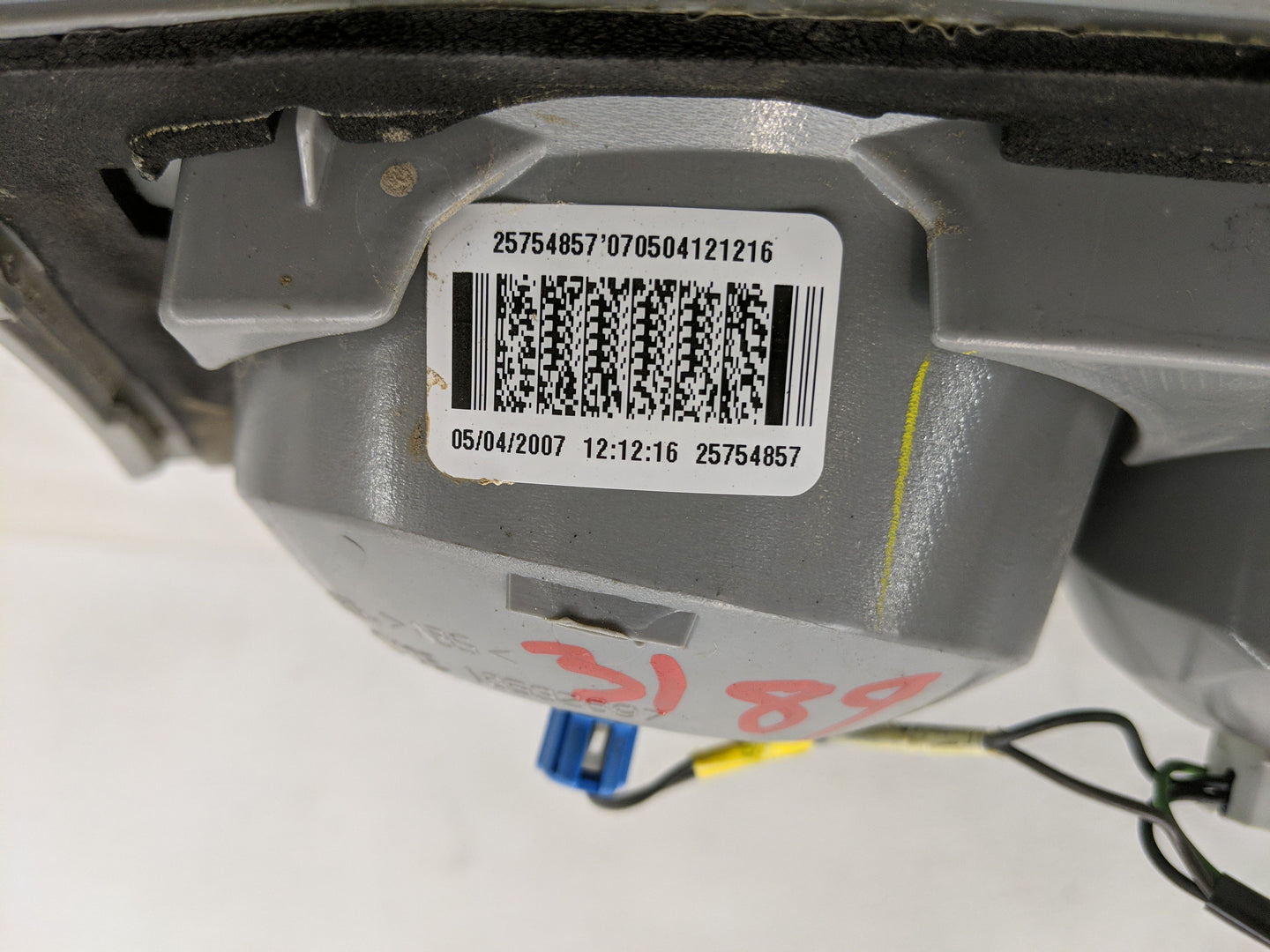 2006-2011 Buick Lucerne Tail Light Assembly Driver Left OEM P/N:25754857 Fits Fits 2006 2007 2008 2009 2010 2011 OEM Used Au