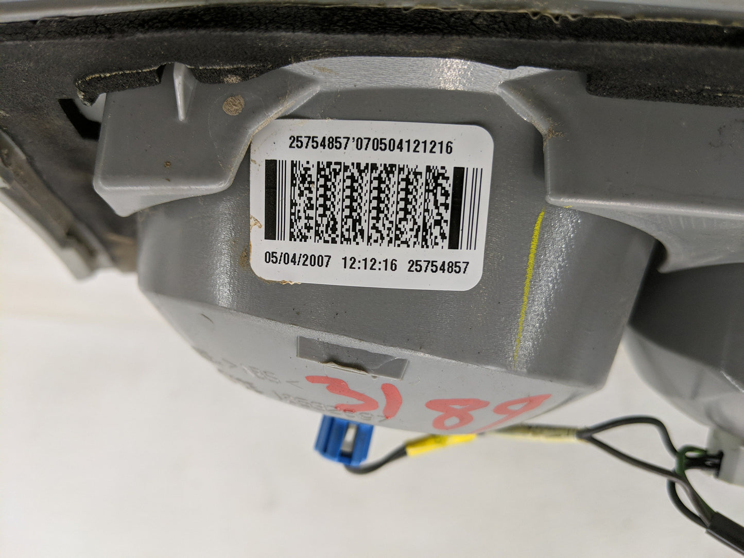 2006-2011 Buick Lucerne Tail Light Assembly Driver Left OEM P/N:25754857 Fits Fits 2006 2007 2008 2009 2010 2011 OEM Used Au