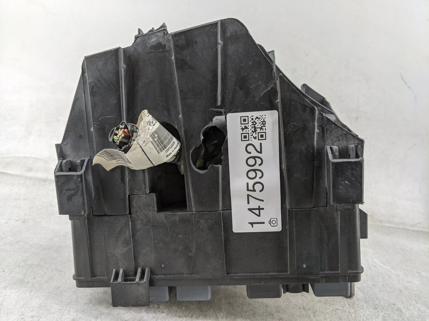 2006-2007 Buick Lucerne Fusebox Fuse Box Panel Relay Module P/N:15947856 0001280168, 6906528B, 04692139AA Fits Fits 2006 200