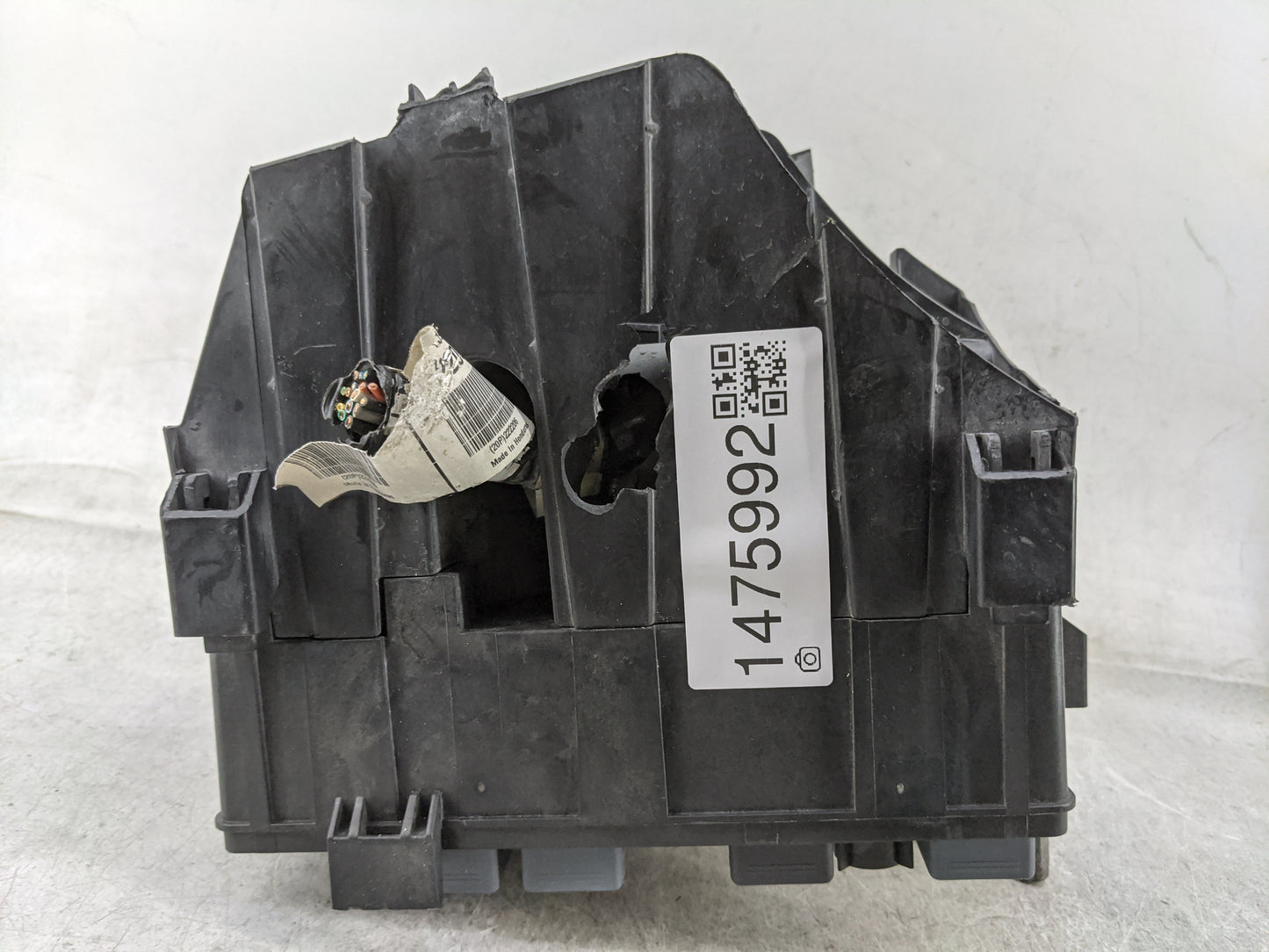 2006-2007 Buick Lucerne Fusebox Fuse Box Panel Relay Module P/N:15947856 0001280168, 6906528B, 04692139AA Fits Fits 2006 200