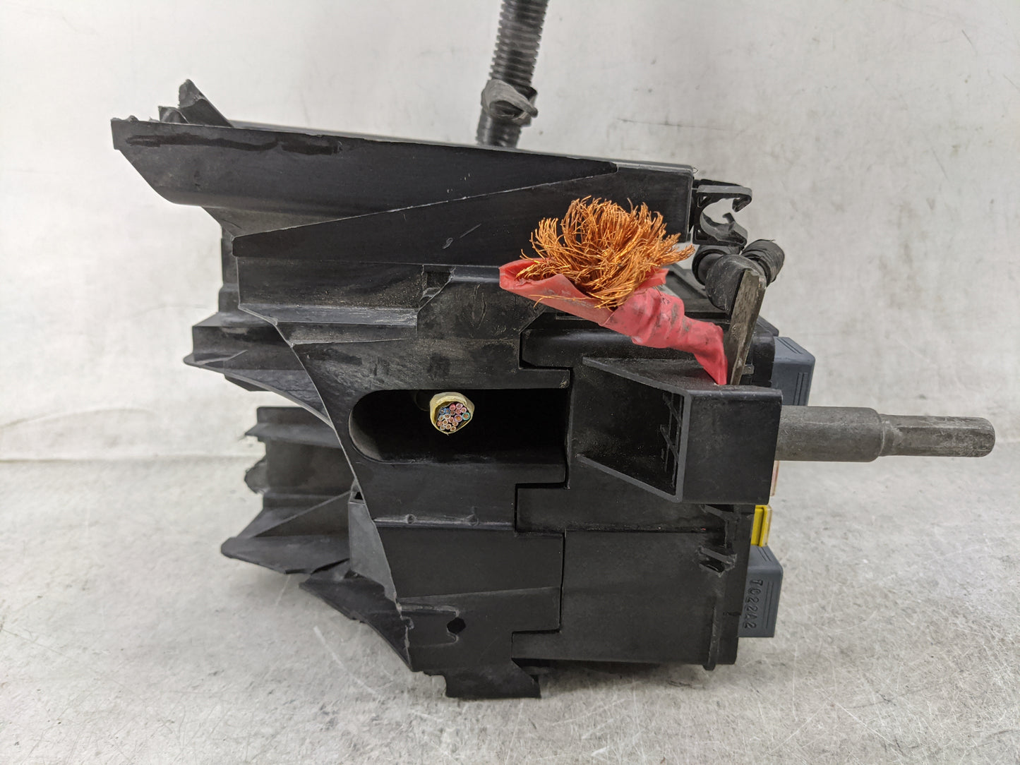 2006-2007 Buick Lucerne Fusebox Fuse Box Panel Relay Module P/N:15947856 0001280168, 6906528B, 04692139AA Fits Fits 2006 200