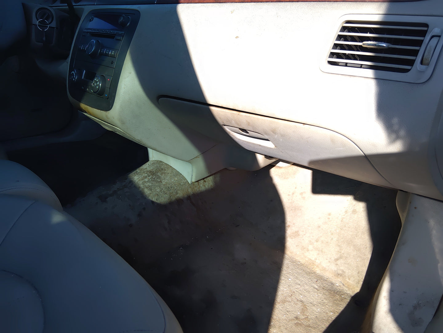 2007 Buick Lucerne Passenger Glove Box Door Storage Compartment 5034391 - Oemusedautoparts1.com
