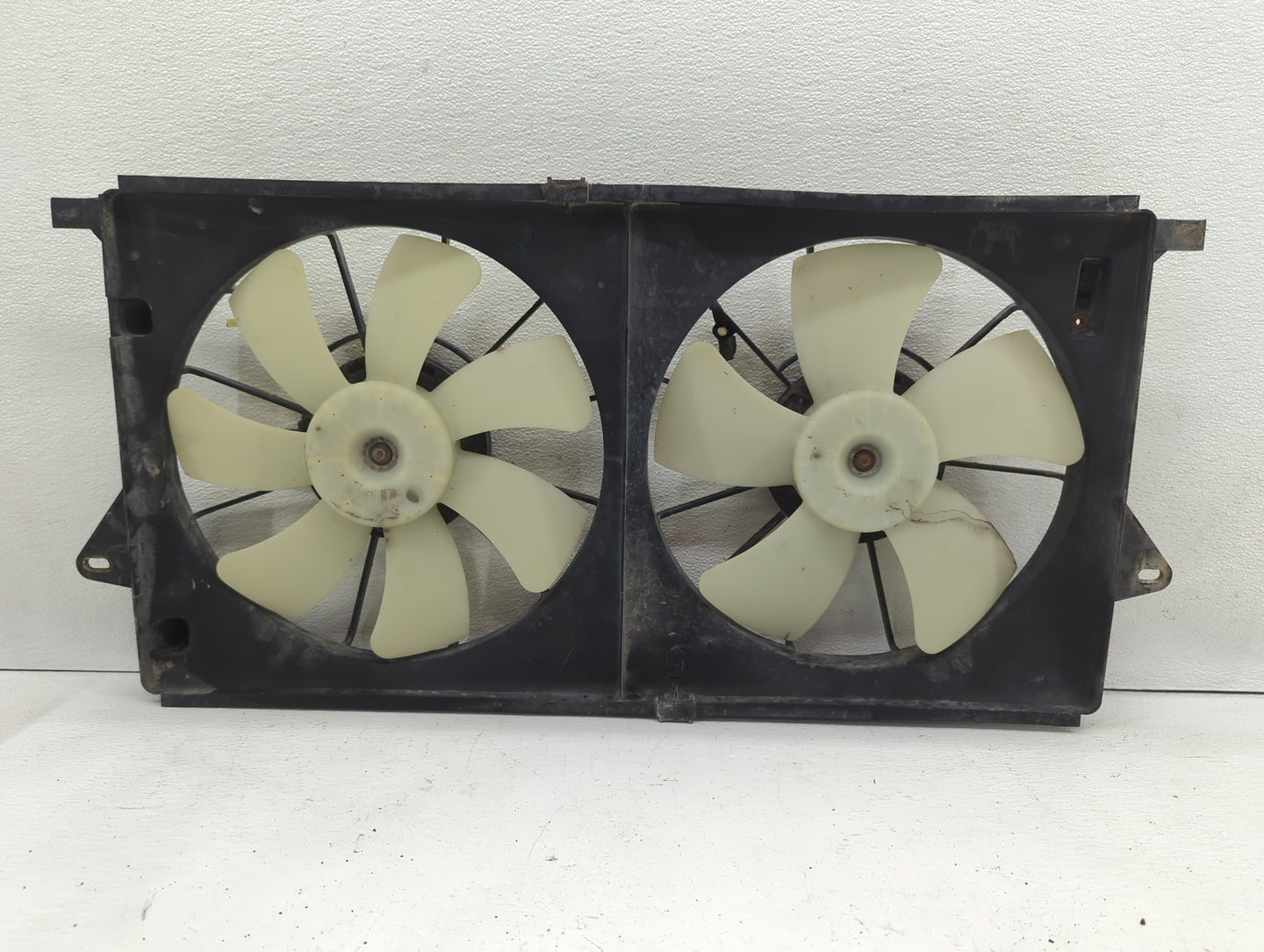 2006-2011 Buick Lucerne Left Radiator Fan Motor Assembly - Oemusedautoparts1.com