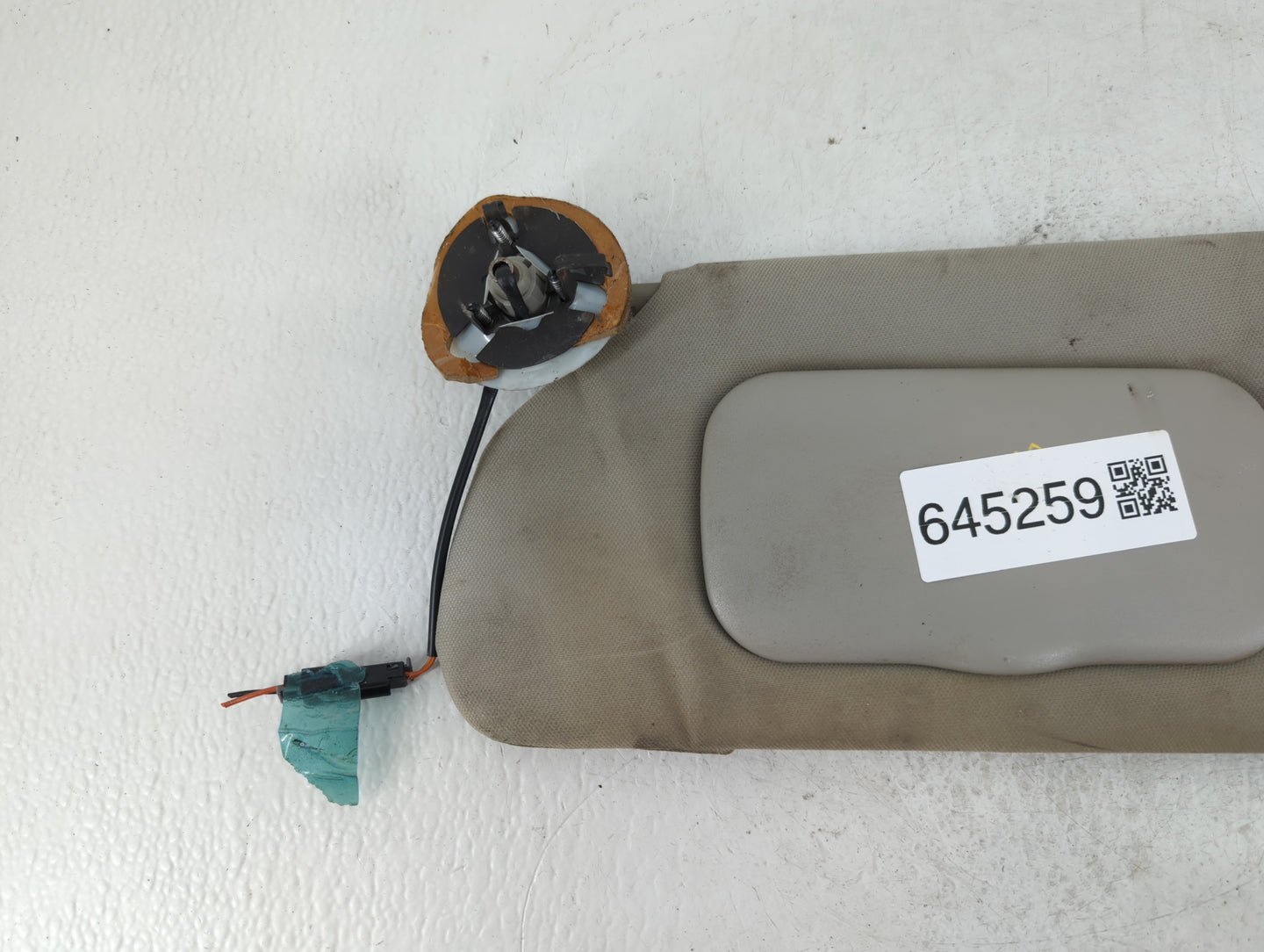 2006-2011 Buick Lucerne Sun Visor Shade Replacement Driver Left Mirror Fits Fits 2006 2007 2008 2009 2010 2011 OEM Used Auto