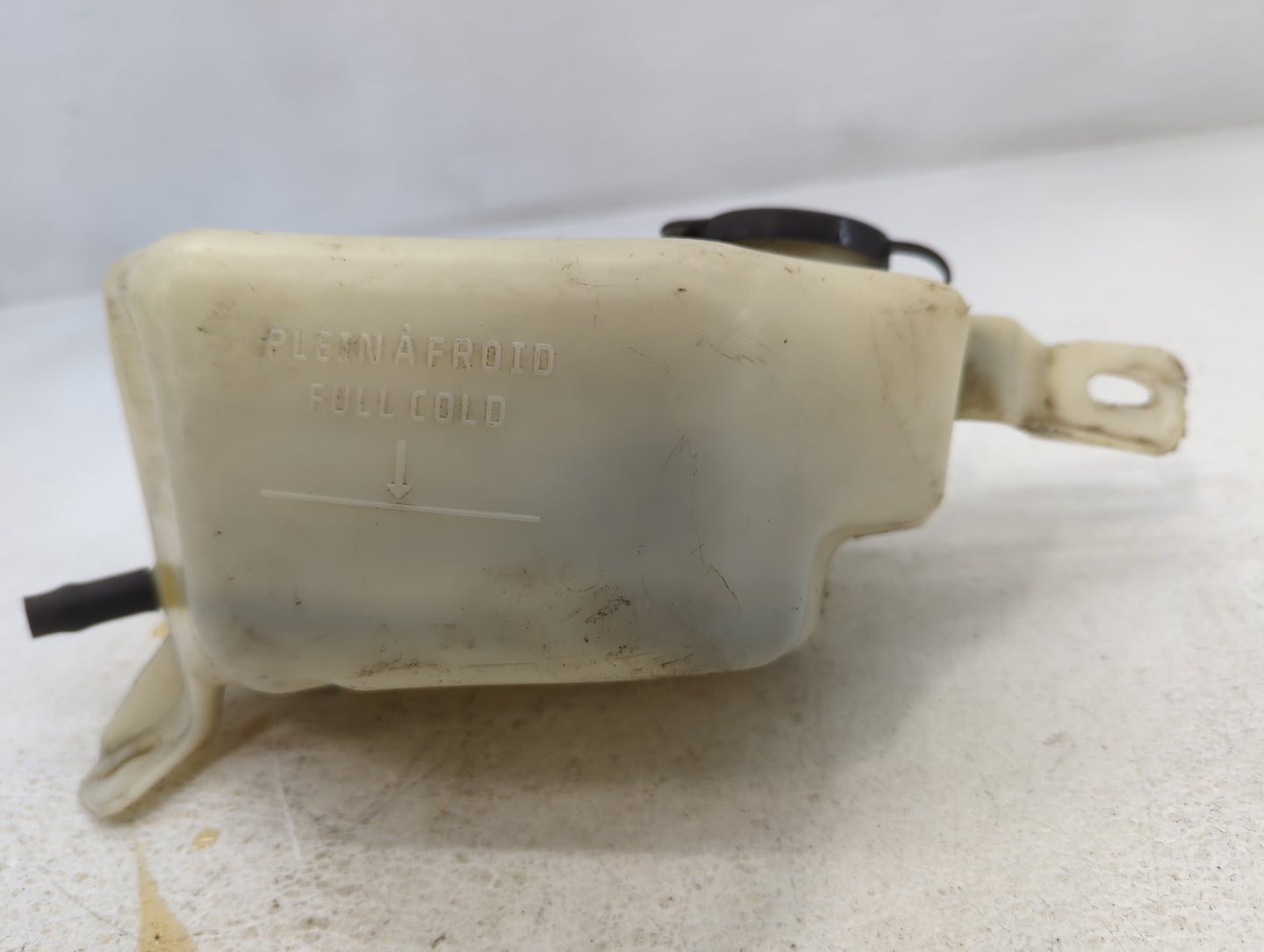 2006-2011 Buick Lucerne Radiator Coolant Overflow Expansion Tank Bottle - Oemusedautoparts1.com