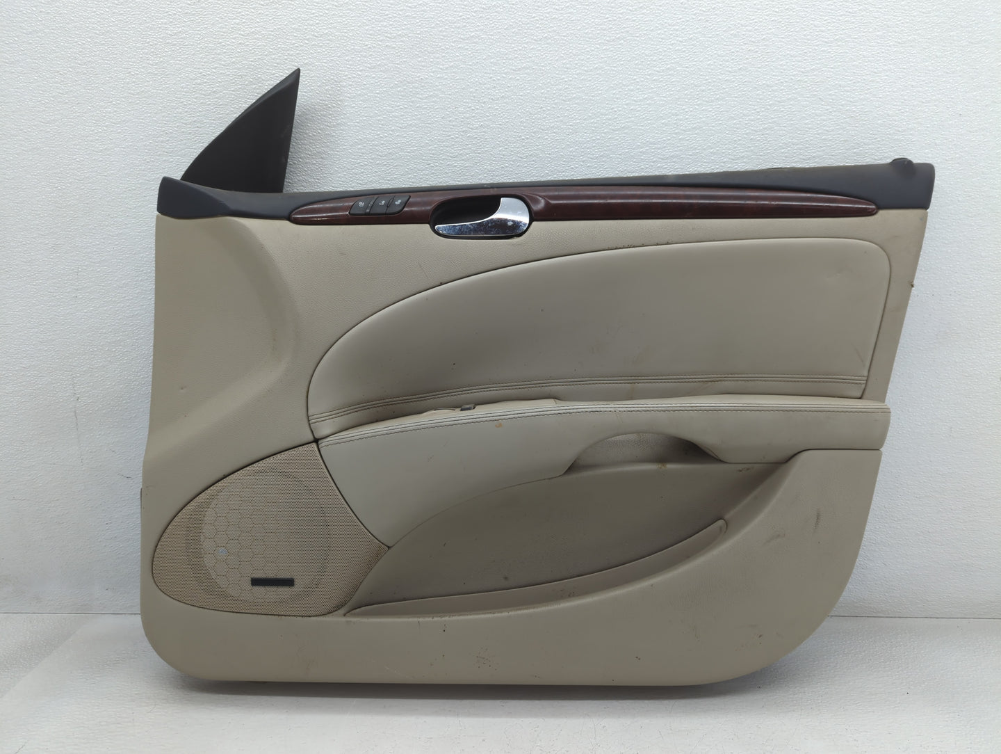 2007 Buick Lucerne Front Right Passenger Interior Door Panel Trim - Oemusedautoparts1.com