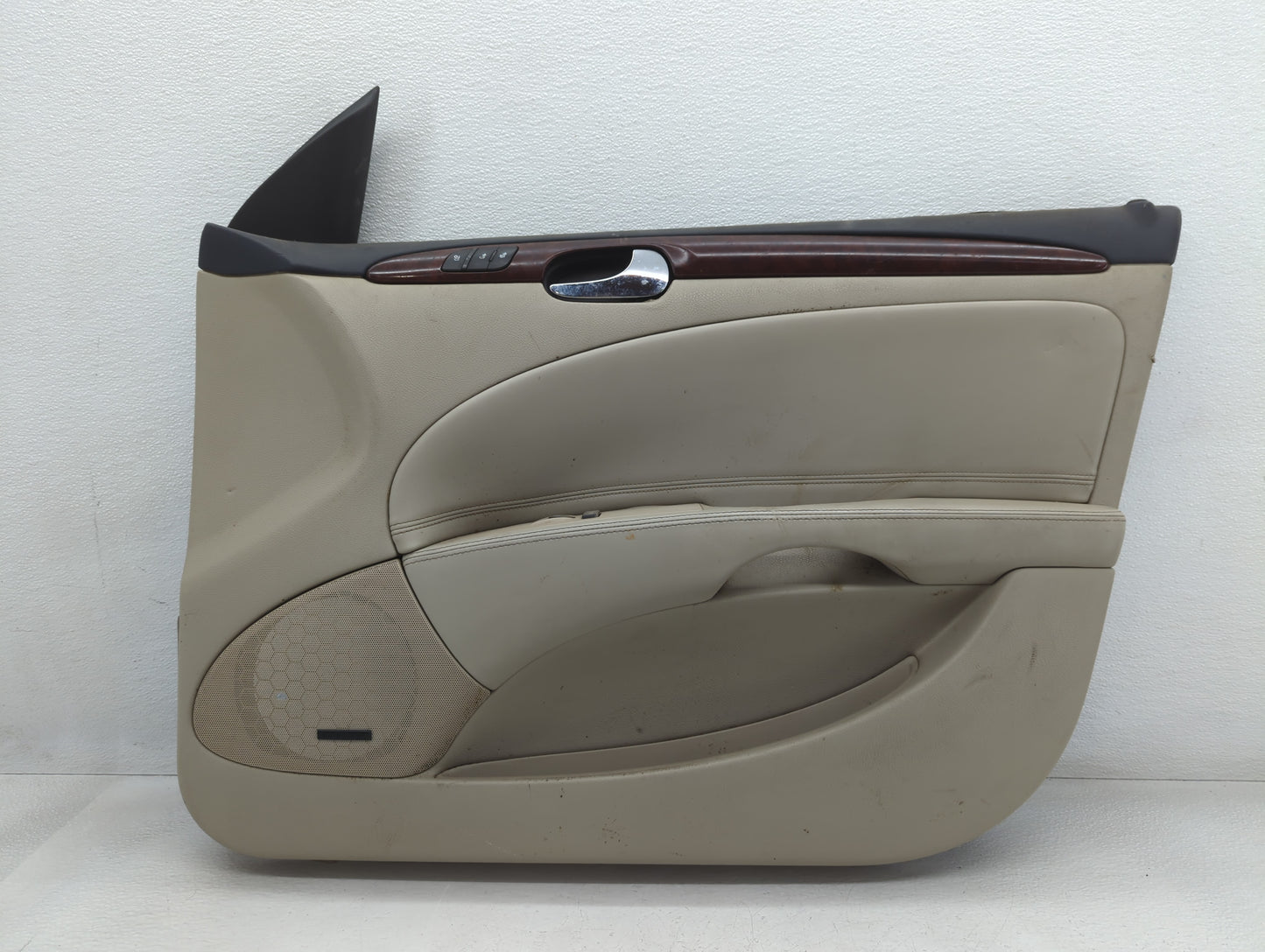 2007 Buick Lucerne Front Right Passenger Interior Door Panel Trim - Oemusedautoparts1.com