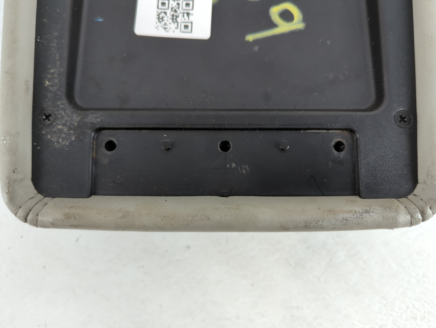 2007 Buick Lucerne Center Console Armrest Cover Lid Fits OEM Used Auto Parts - Oemusedautoparts1.com