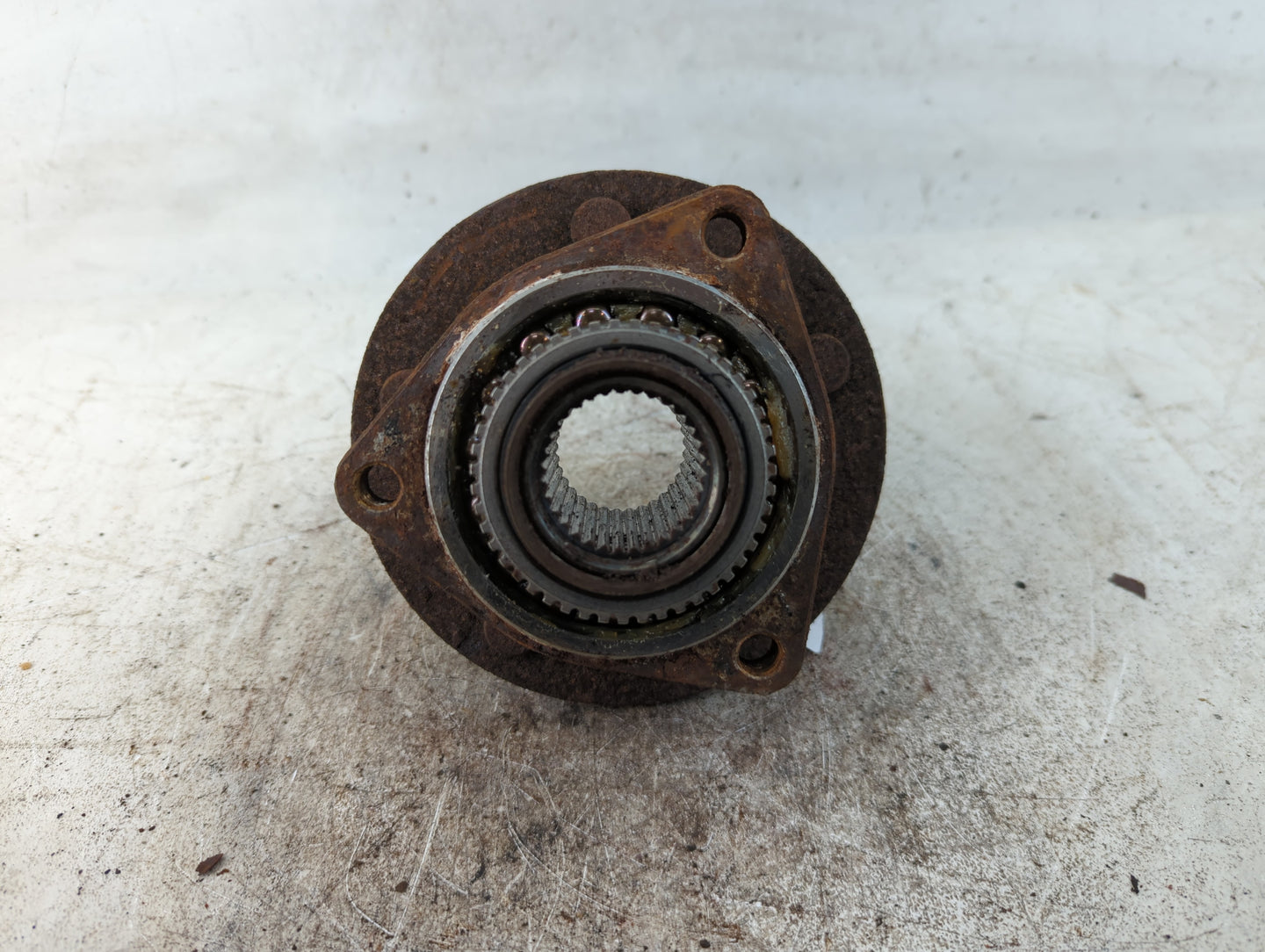 2006-2011 Buick Lucerne Driver Front Wheel Hub Oem 781180 - Oemusedautoparts1.com