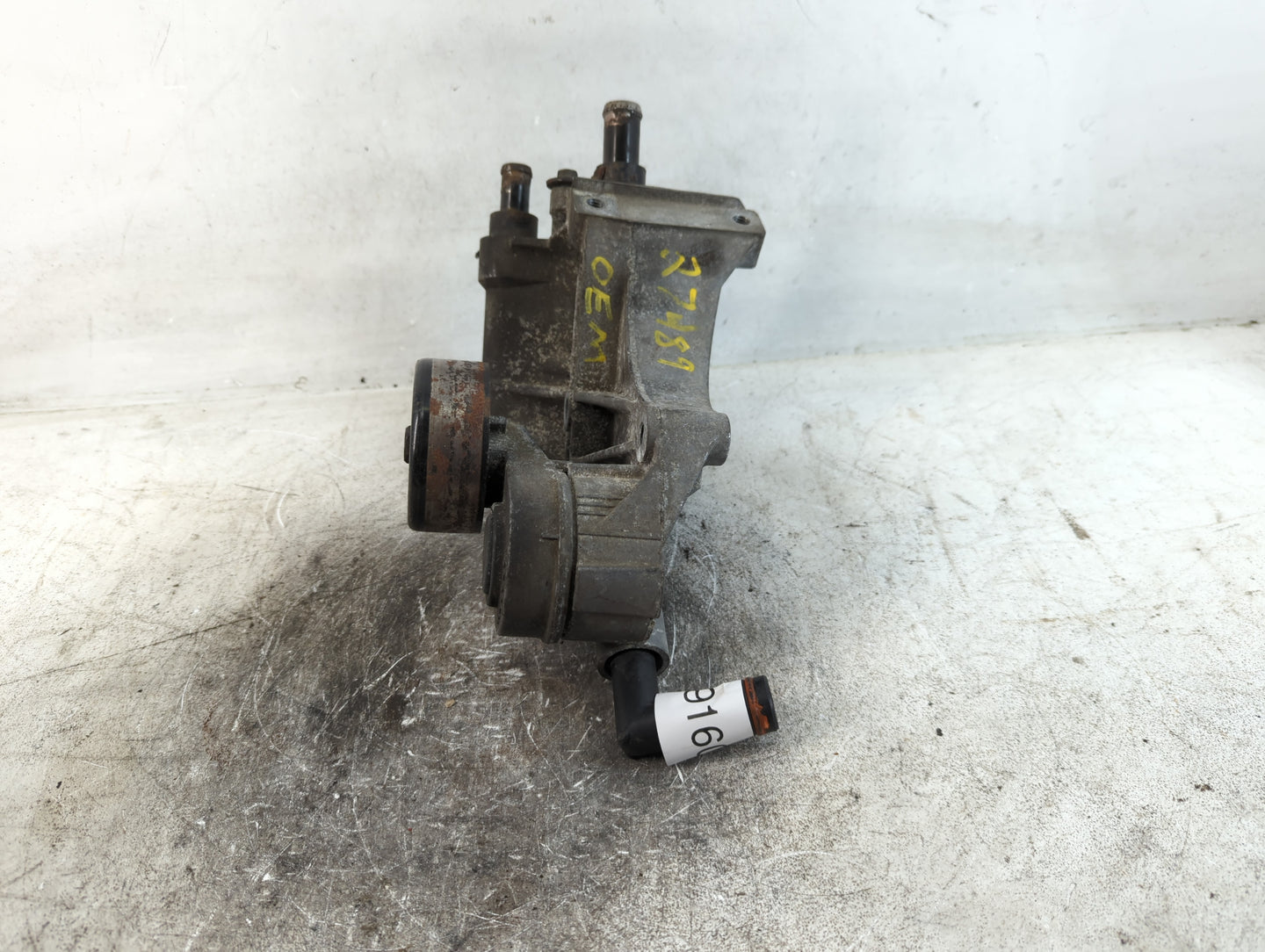 2007 Buick Lucerne WATER PUMP AND BELT BRACKET - Oemusedautoparts1.com