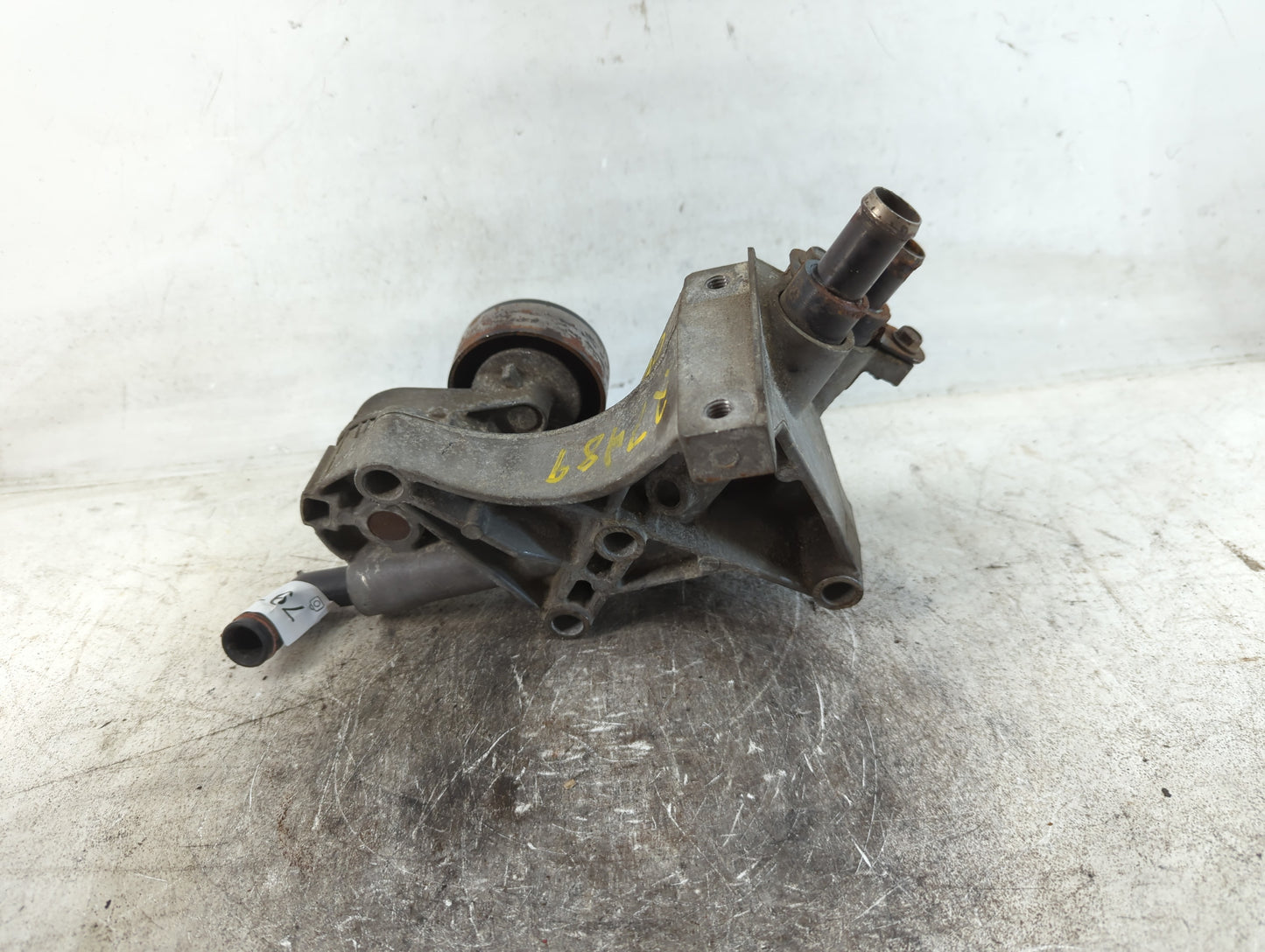 2007 Buick Lucerne WATER PUMP AND BELT BRACKET - Oemusedautoparts1.com