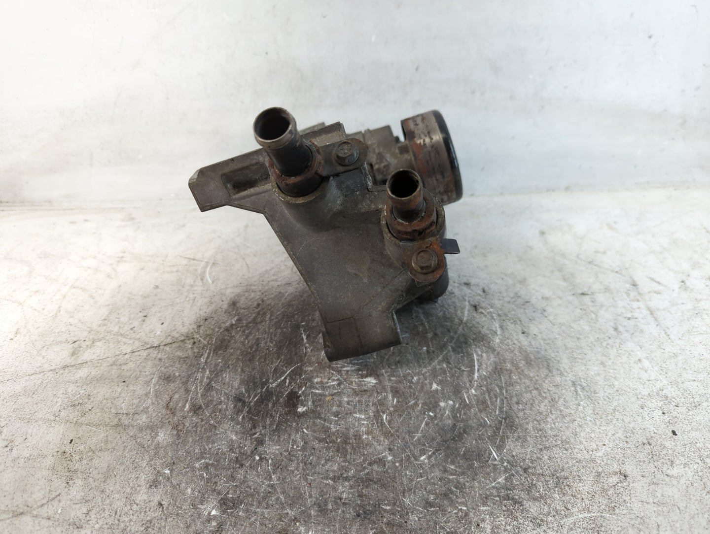 2007 Buick Lucerne WATER PUMP AND BELT BRACKET - Oemusedautoparts1.com