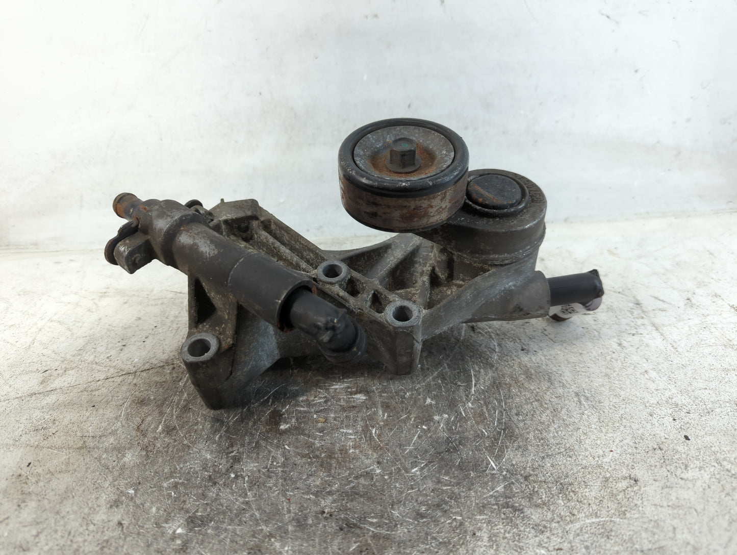 2007 Buick Lucerne WATER PUMP AND BELT BRACKET - Oemusedautoparts1.com