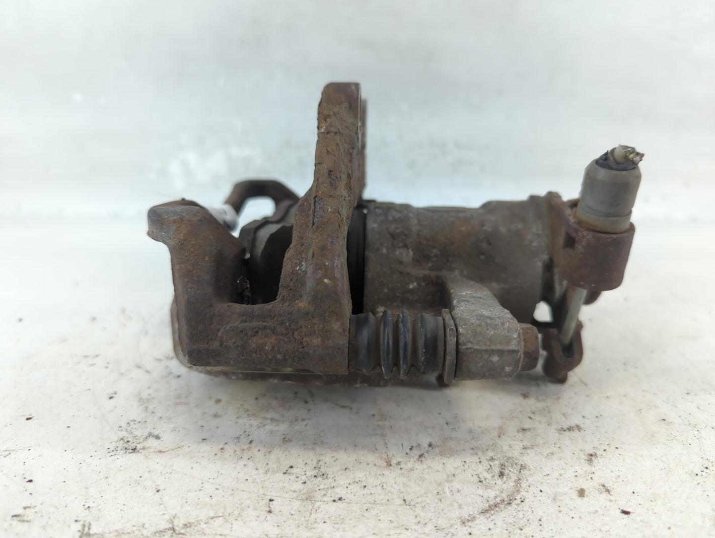 2006-2011 Buick Lucerne Rear Passenger Right Brake Caliper - Oemusedautoparts1.com