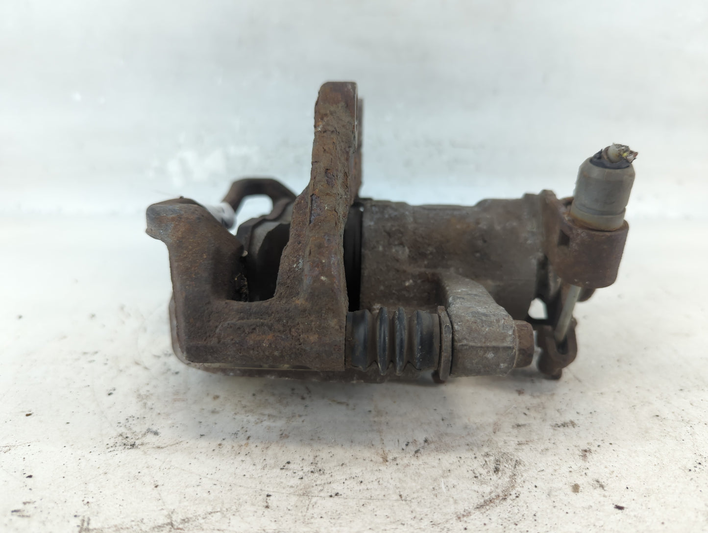 2006-2011 Buick Lucerne Rear Passenger Right Brake Caliper - Oemusedautoparts1.com