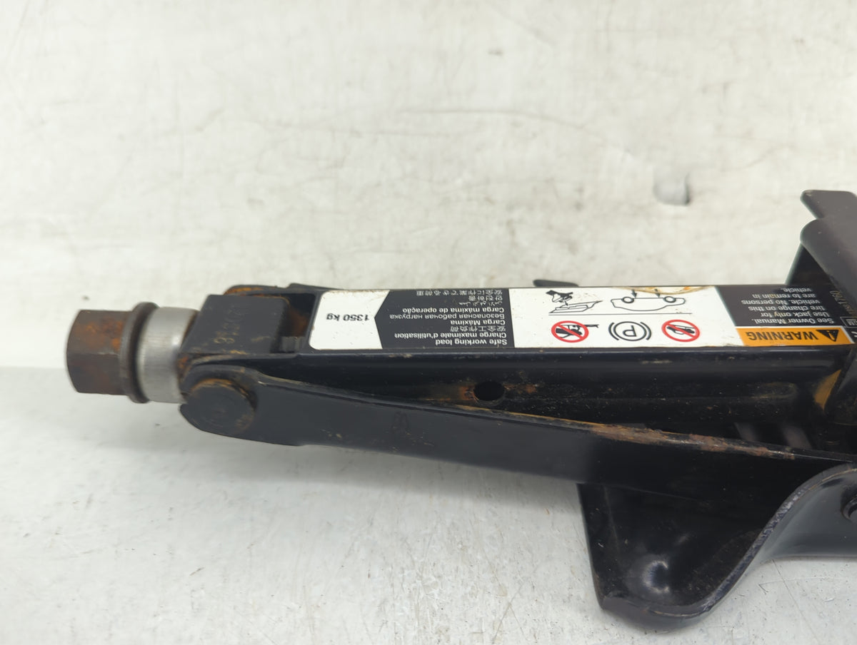 Buick Lucerne Spare Scissor Car Jack 823156 - Oemusedautoparts1.com