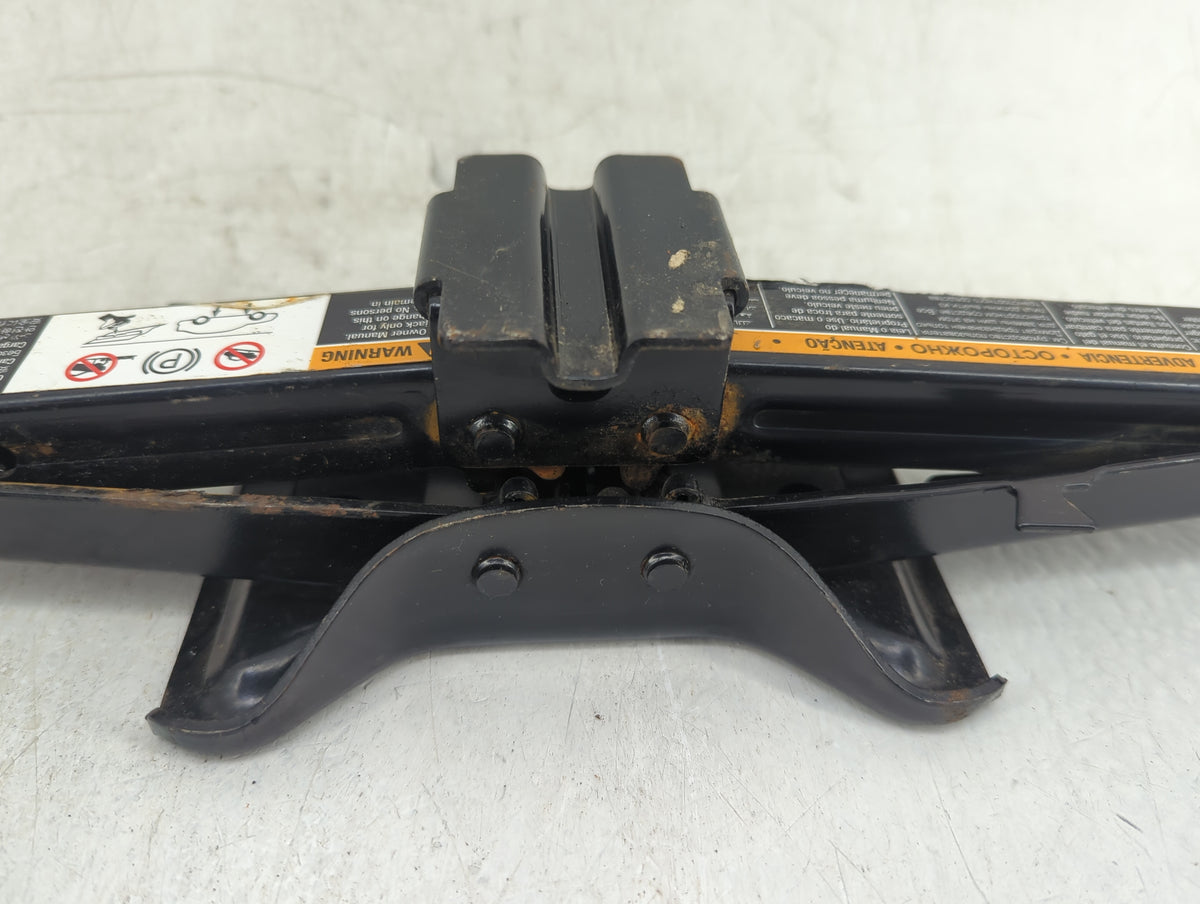 Buick Lucerne Spare Scissor Car Jack 823156 - Oemusedautoparts1.com