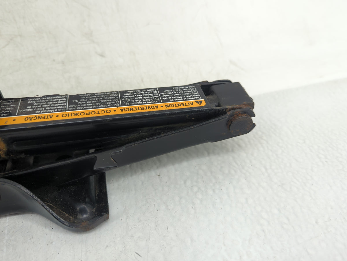Buick Lucerne Spare Scissor Car Jack 823156 - Oemusedautoparts1.com
