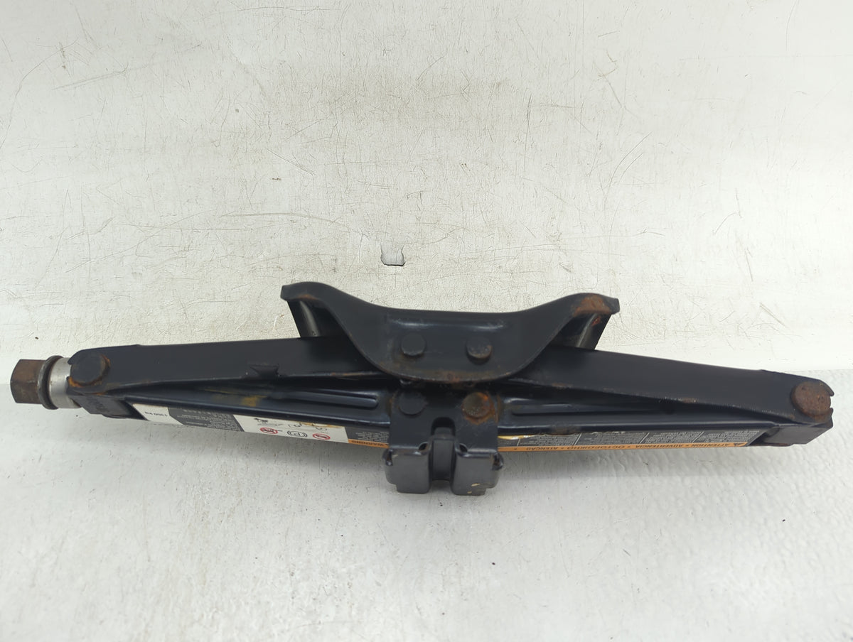 Buick Lucerne Spare Scissor Car Jack 823156 - Oemusedautoparts1.com