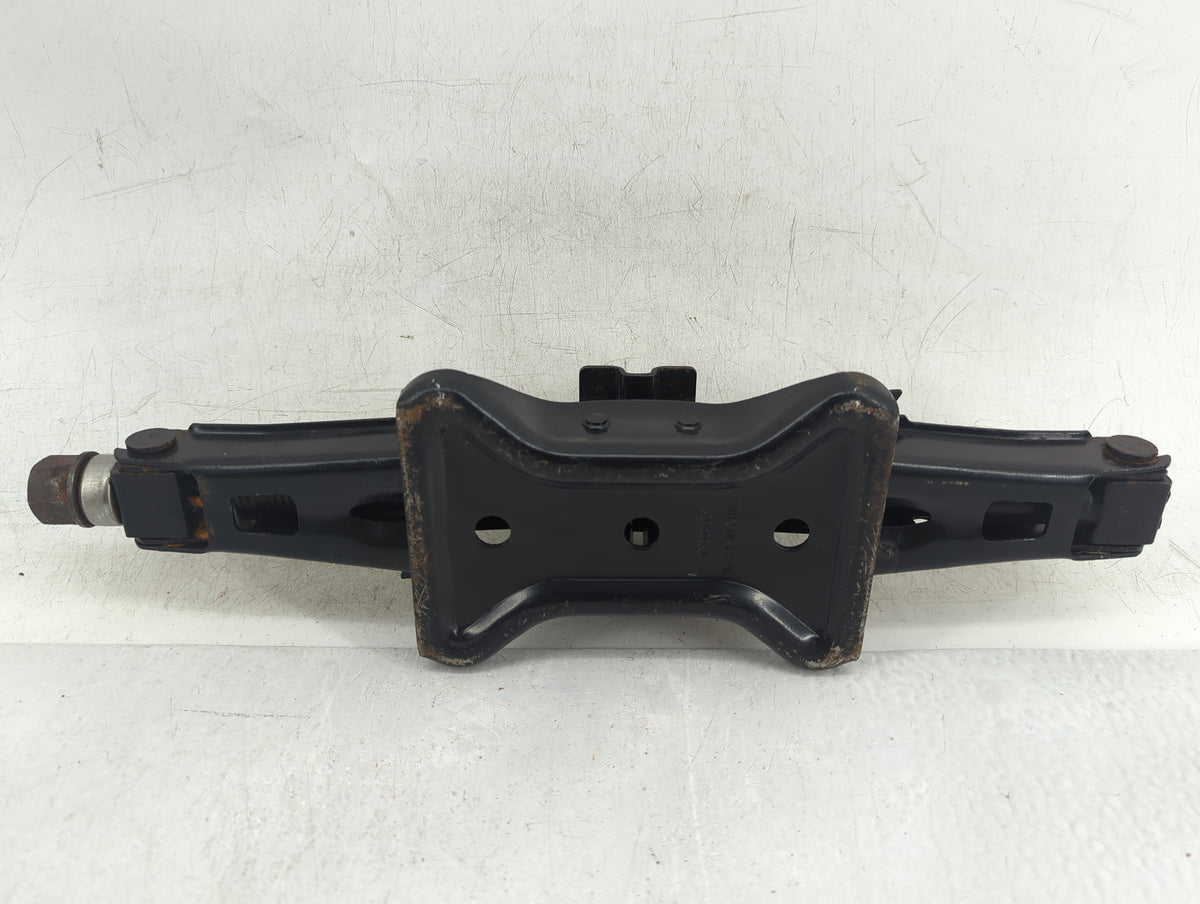 Buick Lucerne Spare Scissor Car Jack 823156 - Oemusedautoparts1.com