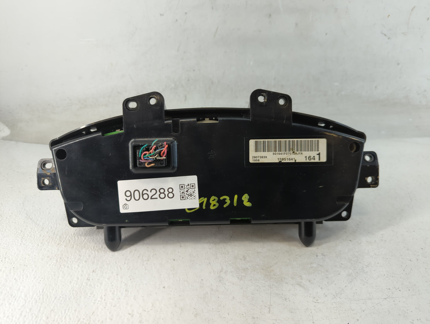 2007 Buick Lucerne Instrument Cluster Speedometer Gauges P/N:15951641 Fits OEM Used Auto Parts - Oemusedautoparts1.com