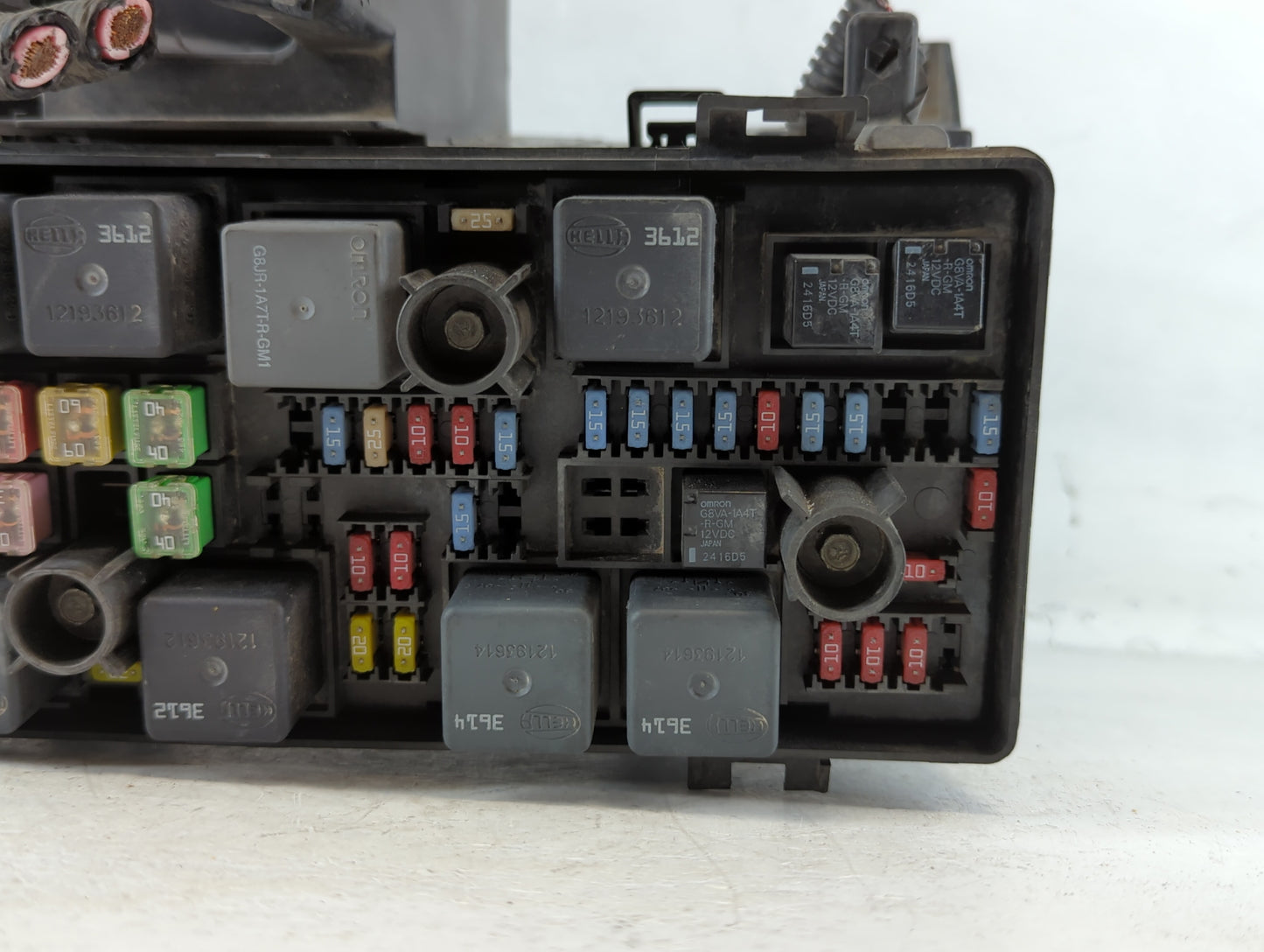 2006-2007 Buick Lucerne Fusebox Fuse Box Panel Relay Module Fits Fits 2006 2007 OEM Used Auto Parts - Oemusedautoparts1.com