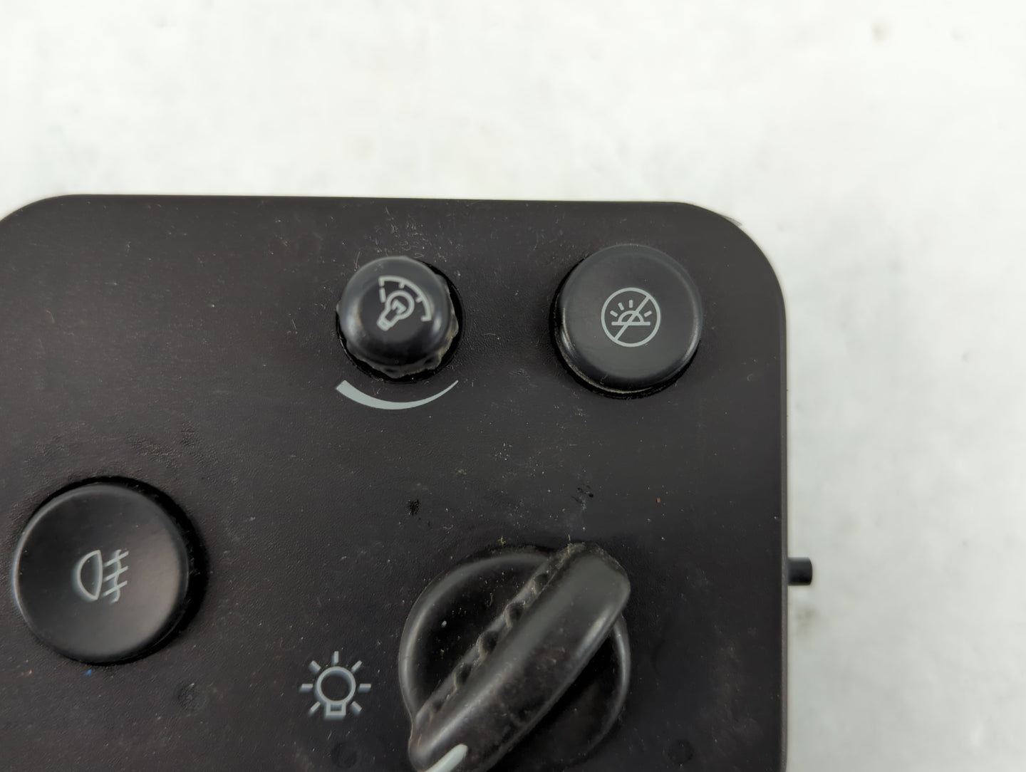 2007 Buick Rainie Headlight Lamp Control Switch - Oemusedautoparts1.com
