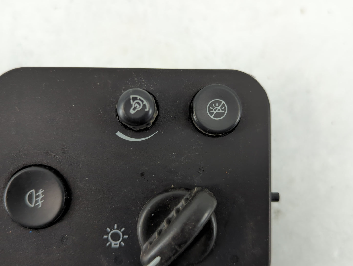 2007 Buick Rainie Headlight Lamp Control Switch - Oemusedautoparts1.com