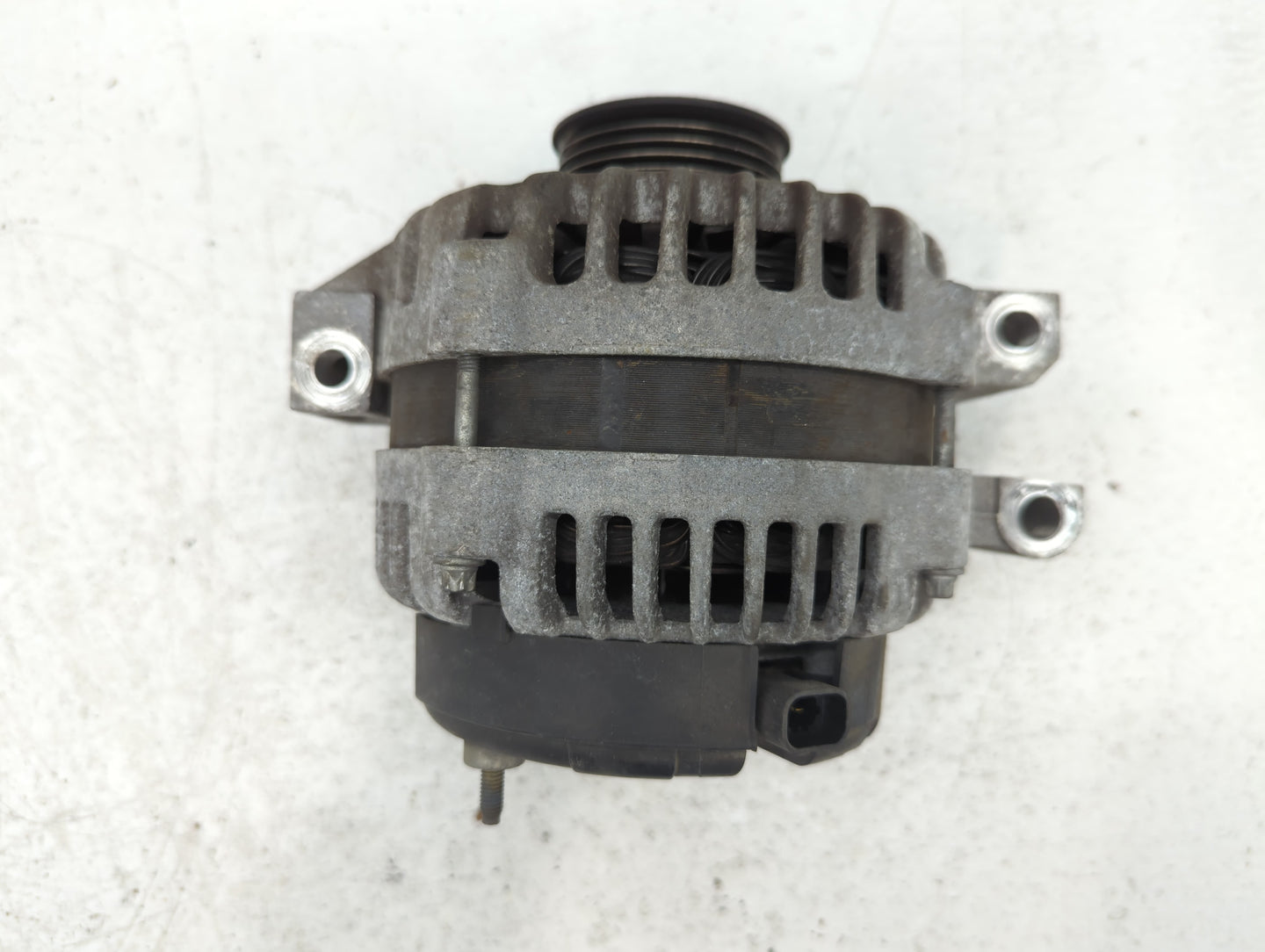 2007 Buick Rainier Alternator Replacement Generator Charging Assembly Engine OEM Fits Fits 2008 2009 OEM Used Auto Parts - O