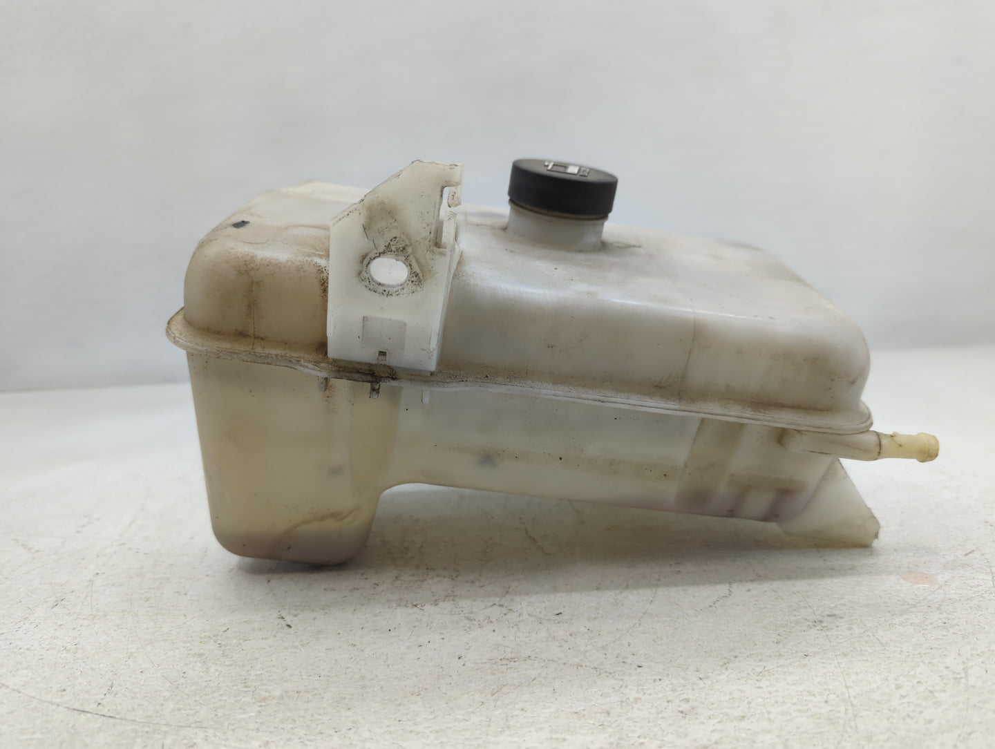 2004-2007 Buick Rainier Radiator Coolant Overflow Expansion Tank Bottle 743231 - Oemusedautoparts1.com
