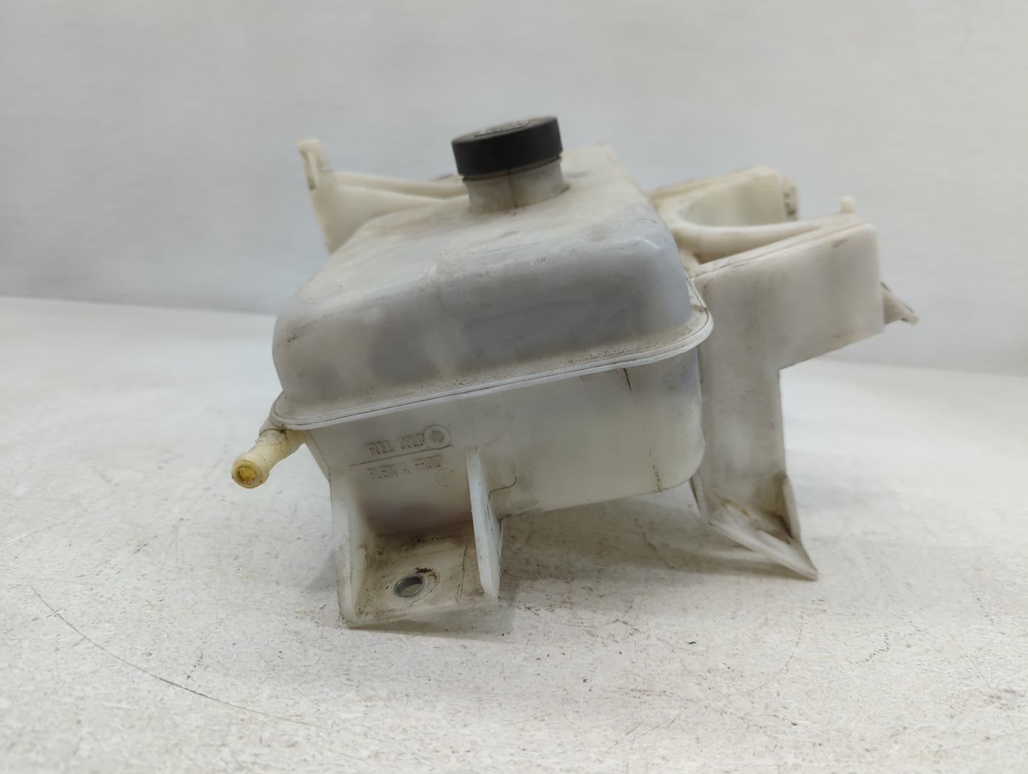2004-2007 Buick Rainier Radiator Coolant Overflow Expansion Tank Bottle 743231 - Oemusedautoparts1.com