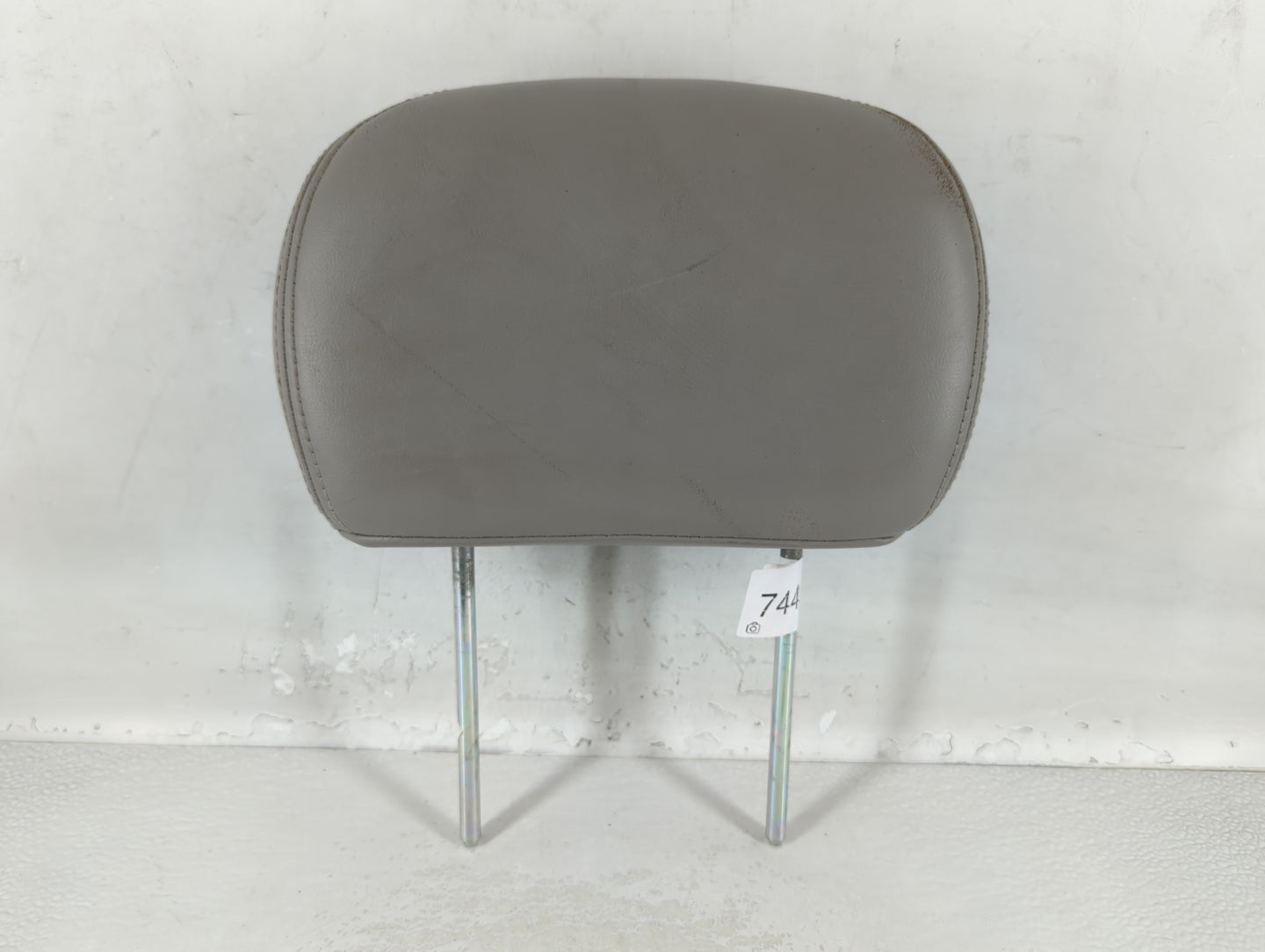 2005-2007 Buick Rainier Headrest Head Rest Front Driver Passenger Seat Fits Fits 2005 2006 2007 2008 2009 OEM Used Auto Part
