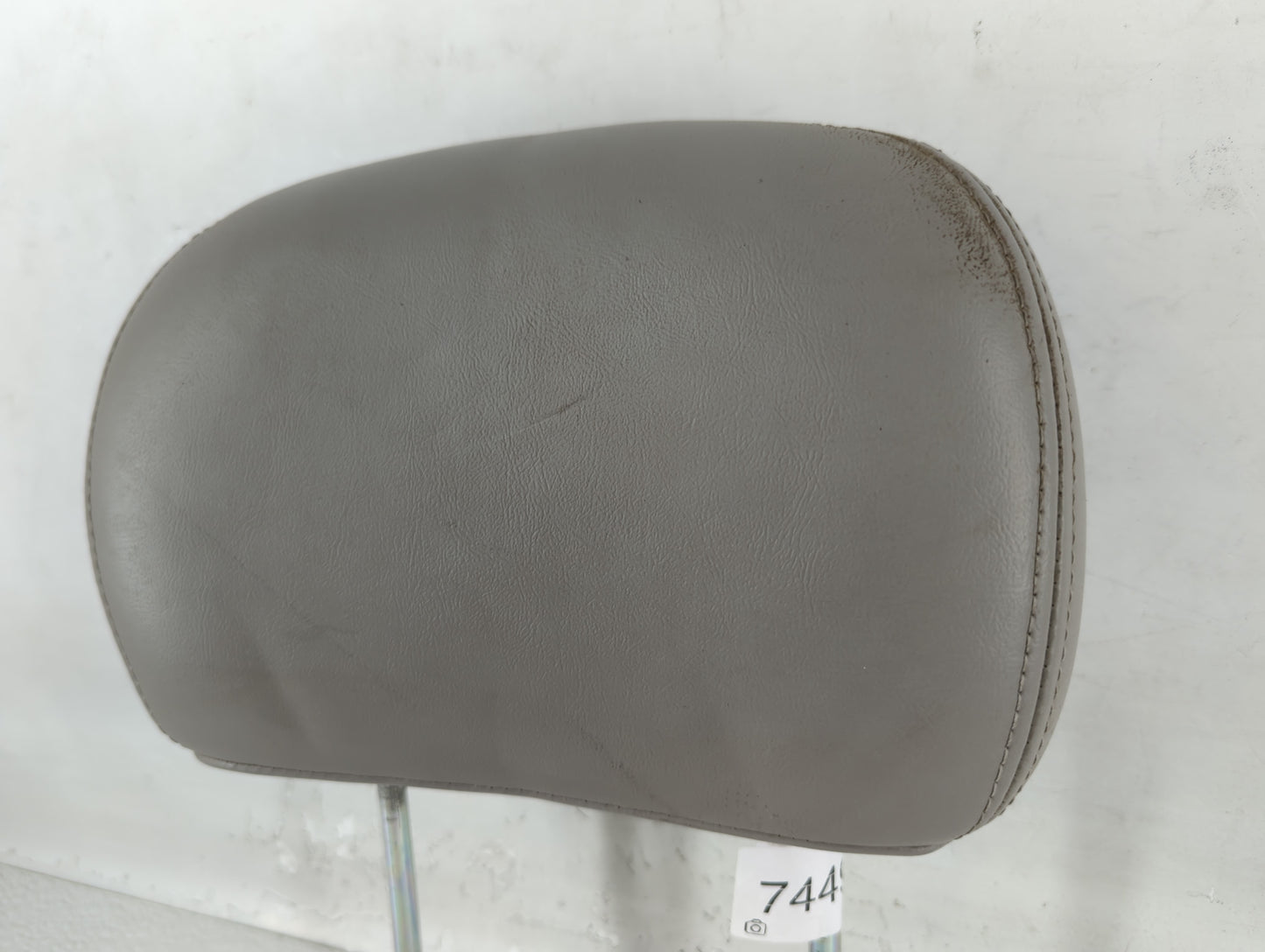 2005-2007 Buick Rainier Headrest Head Rest Front Driver Passenger Seat Fits Fits 2005 2006 2007 2008 2009 OEM Used Auto Part