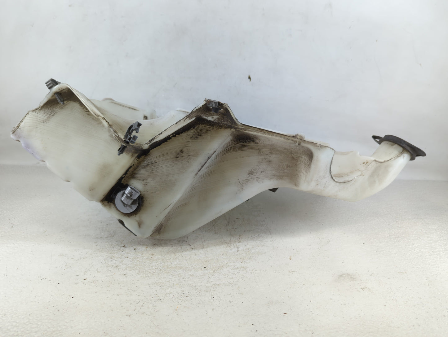 2004-2007 Buick Rainier Windshield Washer Fluid Reservoir Bottle Oem - Oemusedautoparts1.com