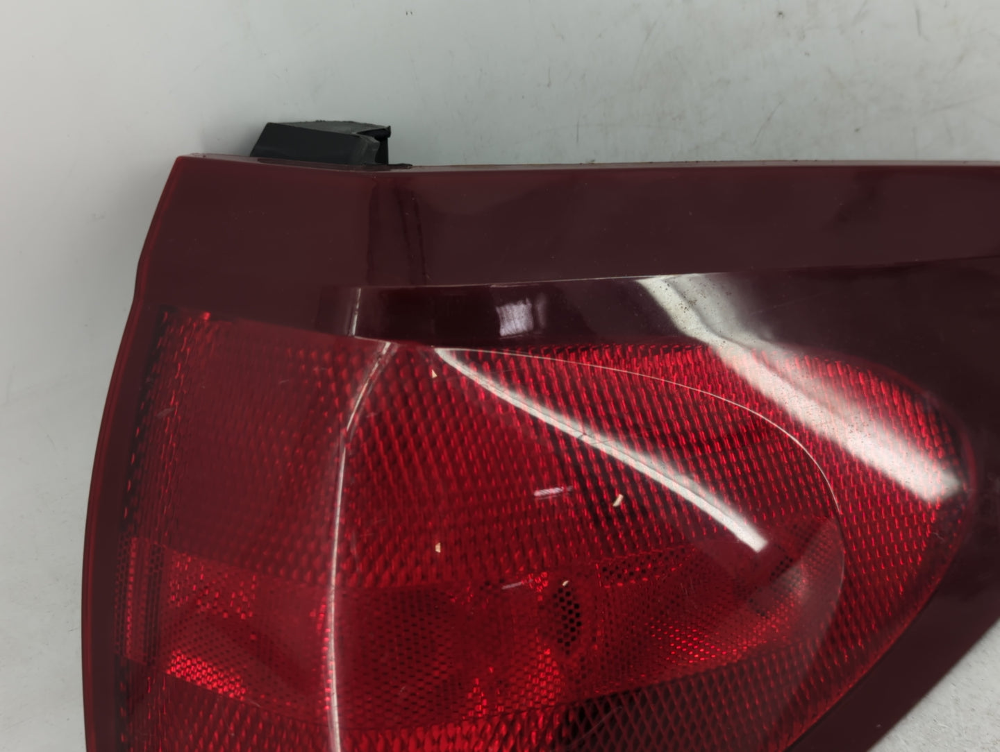 2004-2007 Buick Rendezvous Tail Light Assembly Passenger Right OEM Fits Fits 2004 2005 2006 2007 OEM Used Auto Parts - Oemus